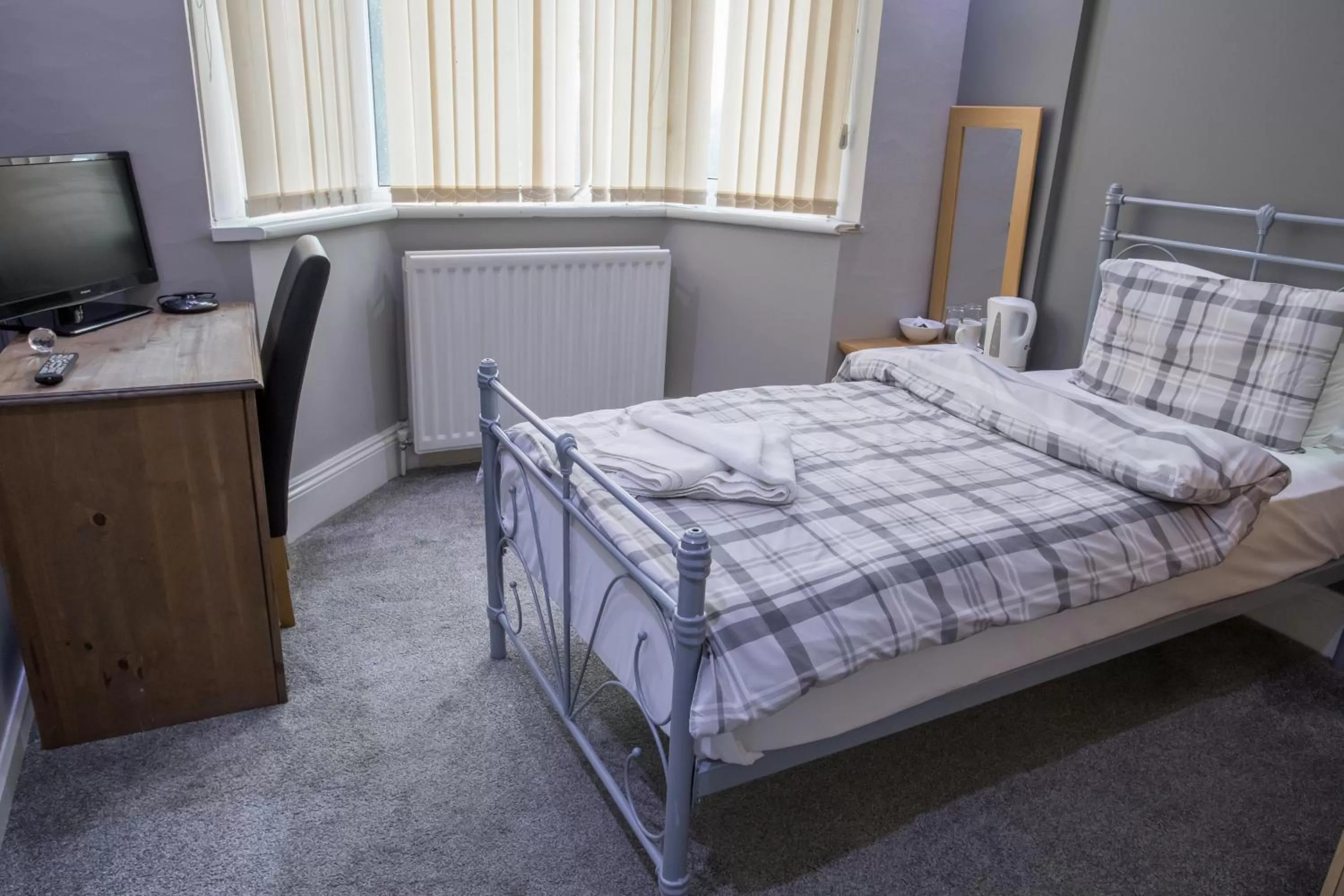 Bedroom, Bed in High Bank Hotel