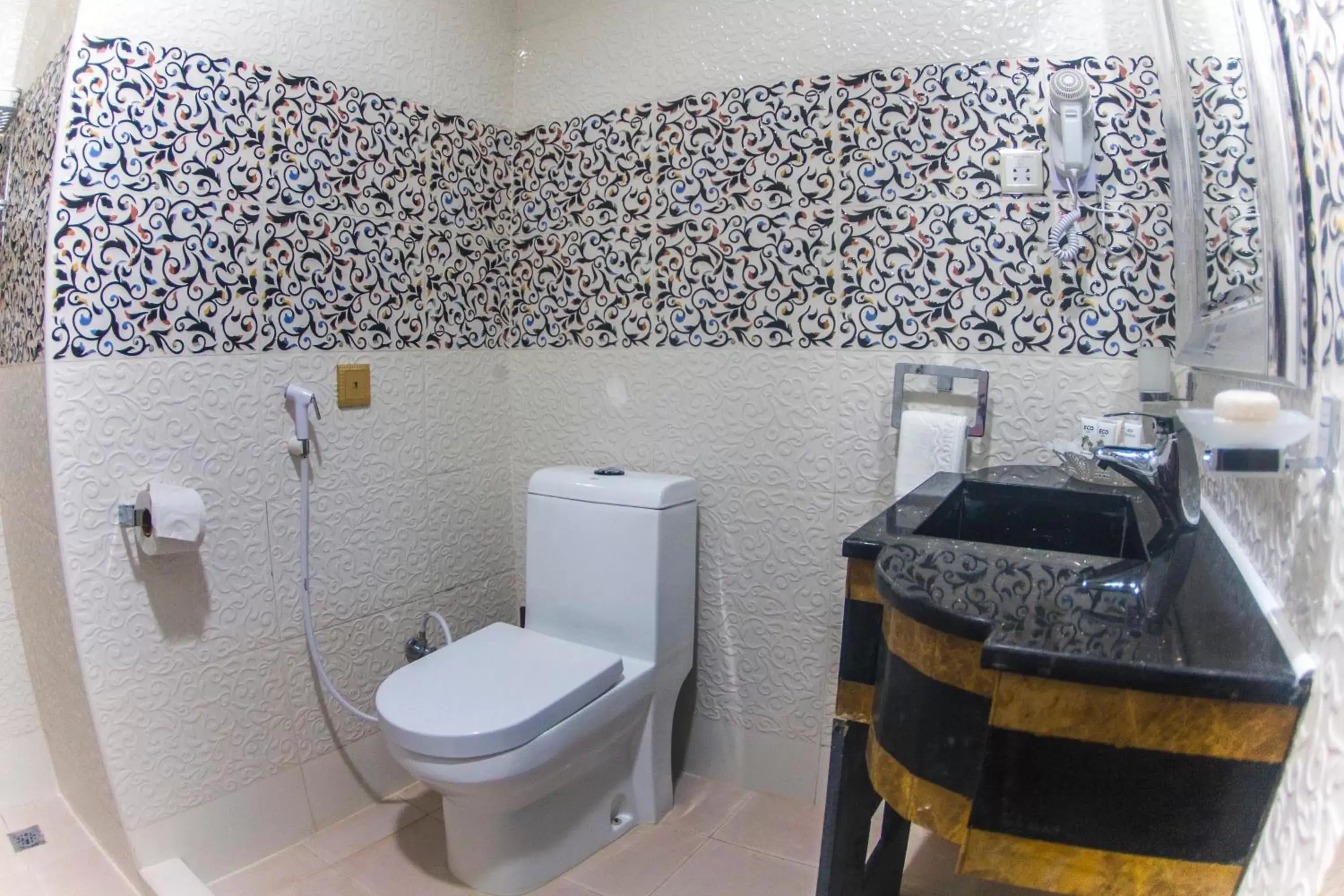 Toilet, Bathroom in Madinat Al Bahr Business & Spa Hotel