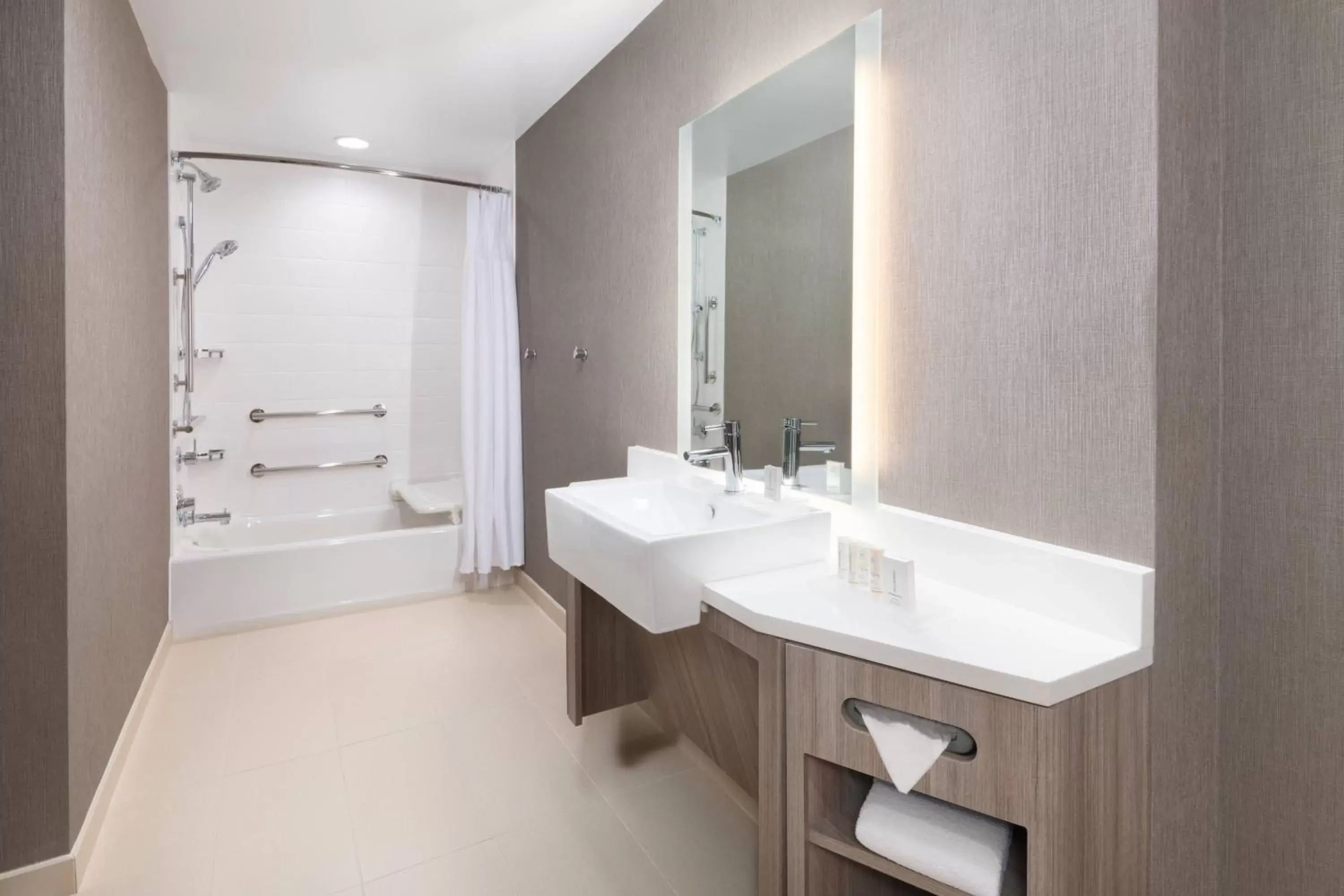 Bathroom in SpringHill Suites by Marriott Tifton
