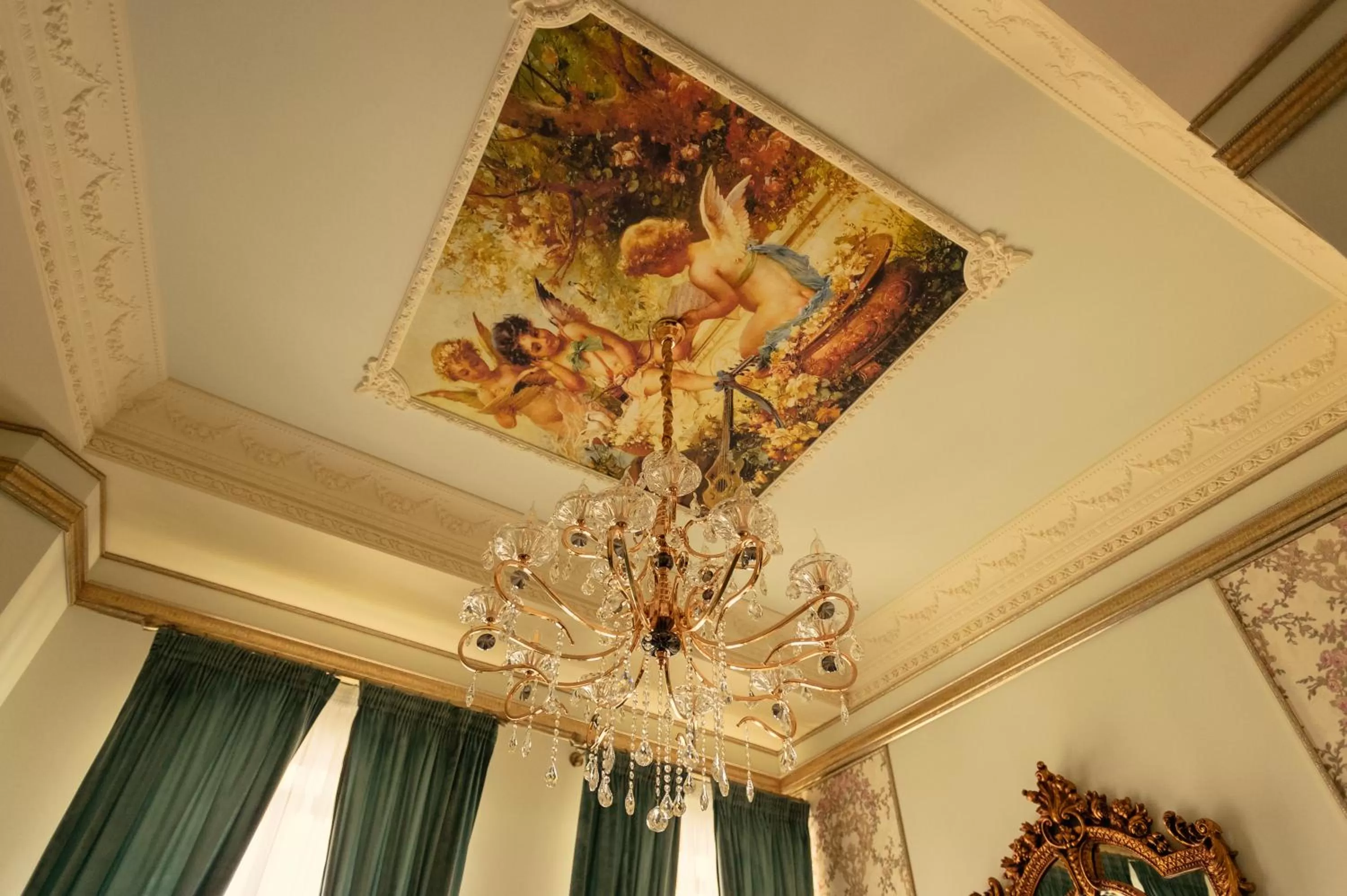 Day in Belle Epoque Boutique (Adult Only)