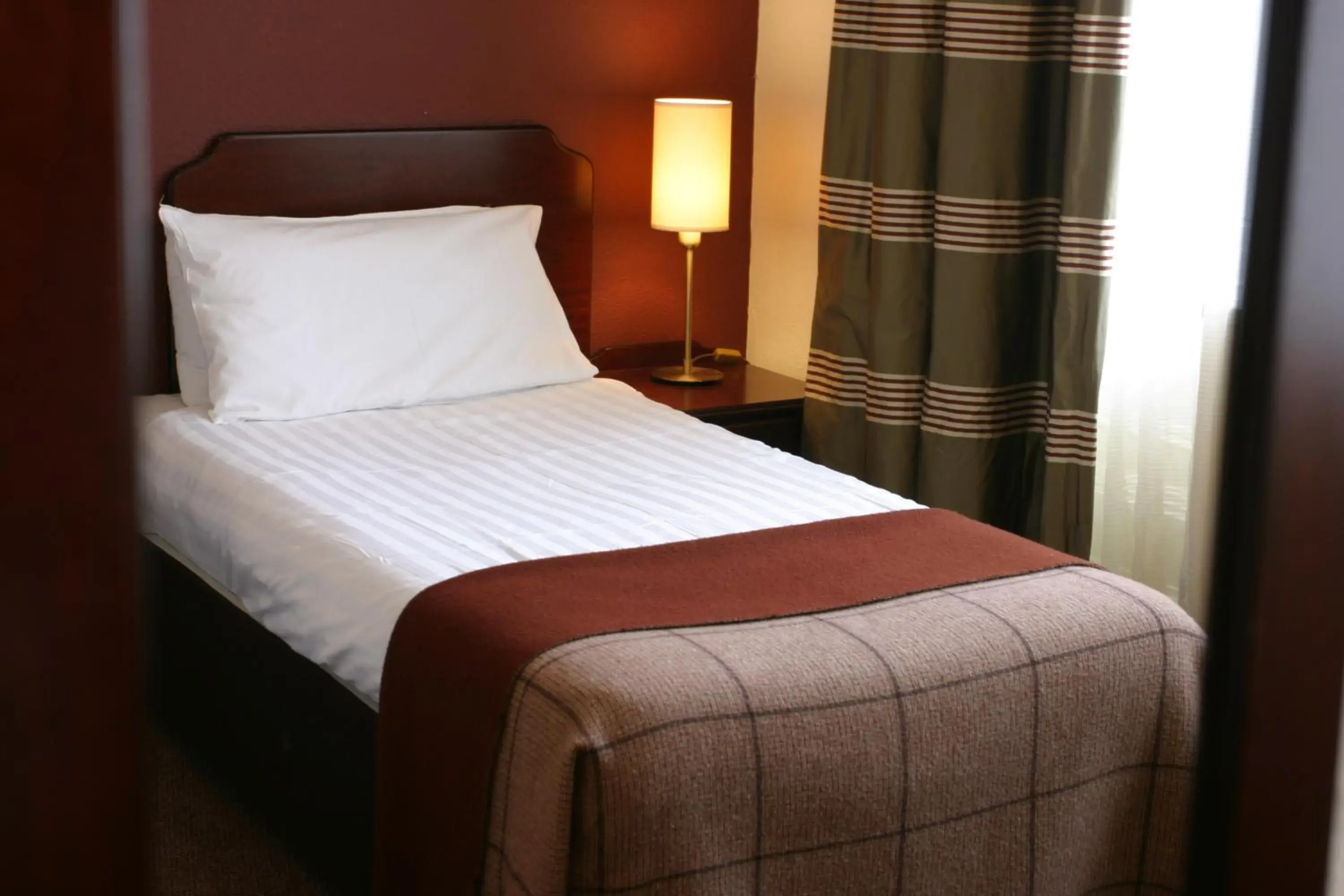 Bed in Ben Wyvis Hotel