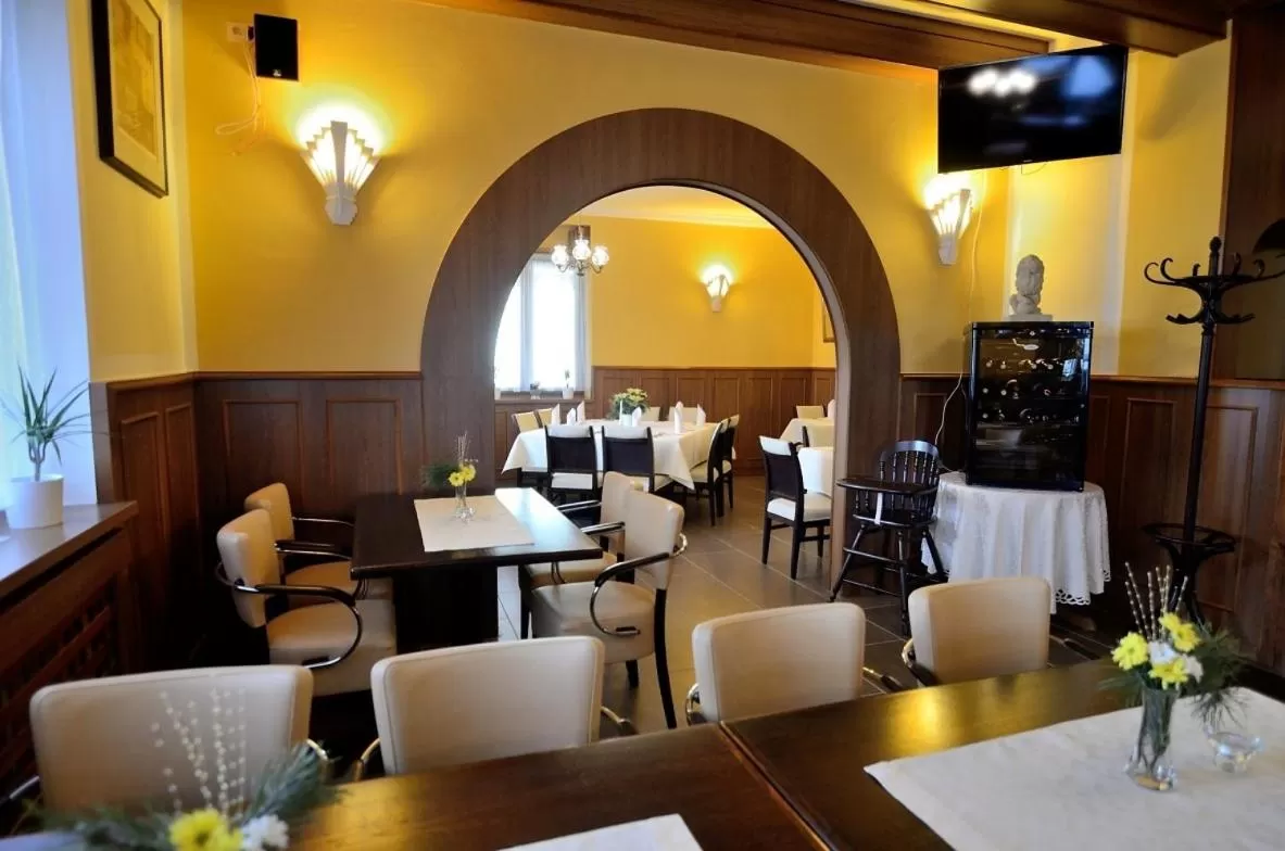 Restaurant/Places to Eat in U Dobrého Lva