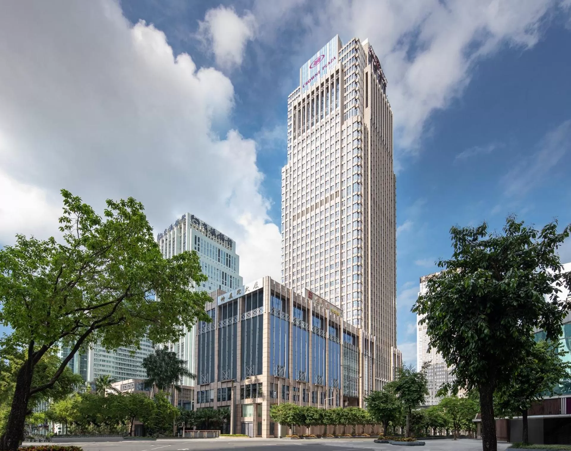 Property building in Crowne Plaza Shenzhen Futian, Near to Shenzhen Convention&Exhibition Centre, Shenzhen Stock Exchange and Shenzhen Civic Center, Outdoor Heated Pool