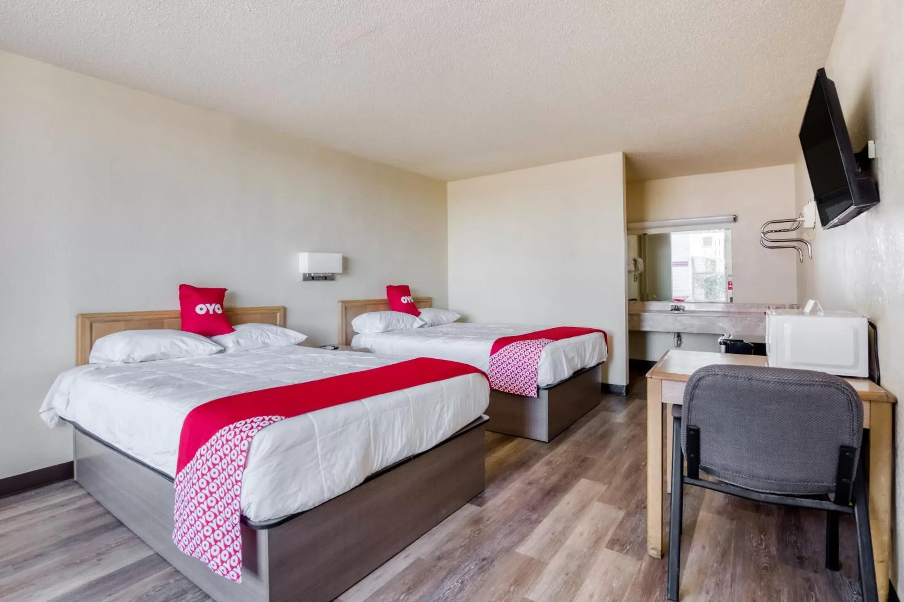 Bedroom, Room Photo in OYO Hotel Waco University Area I-35