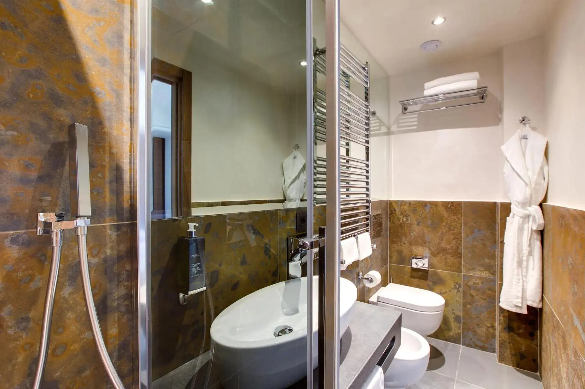 Bathroom in Solo Experience Hotel