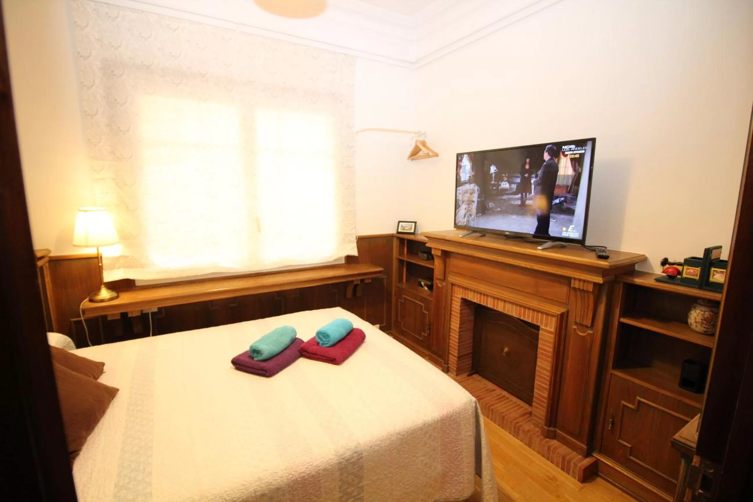 TV/Entertainment Center in Nuevo Balmes Habitaciones