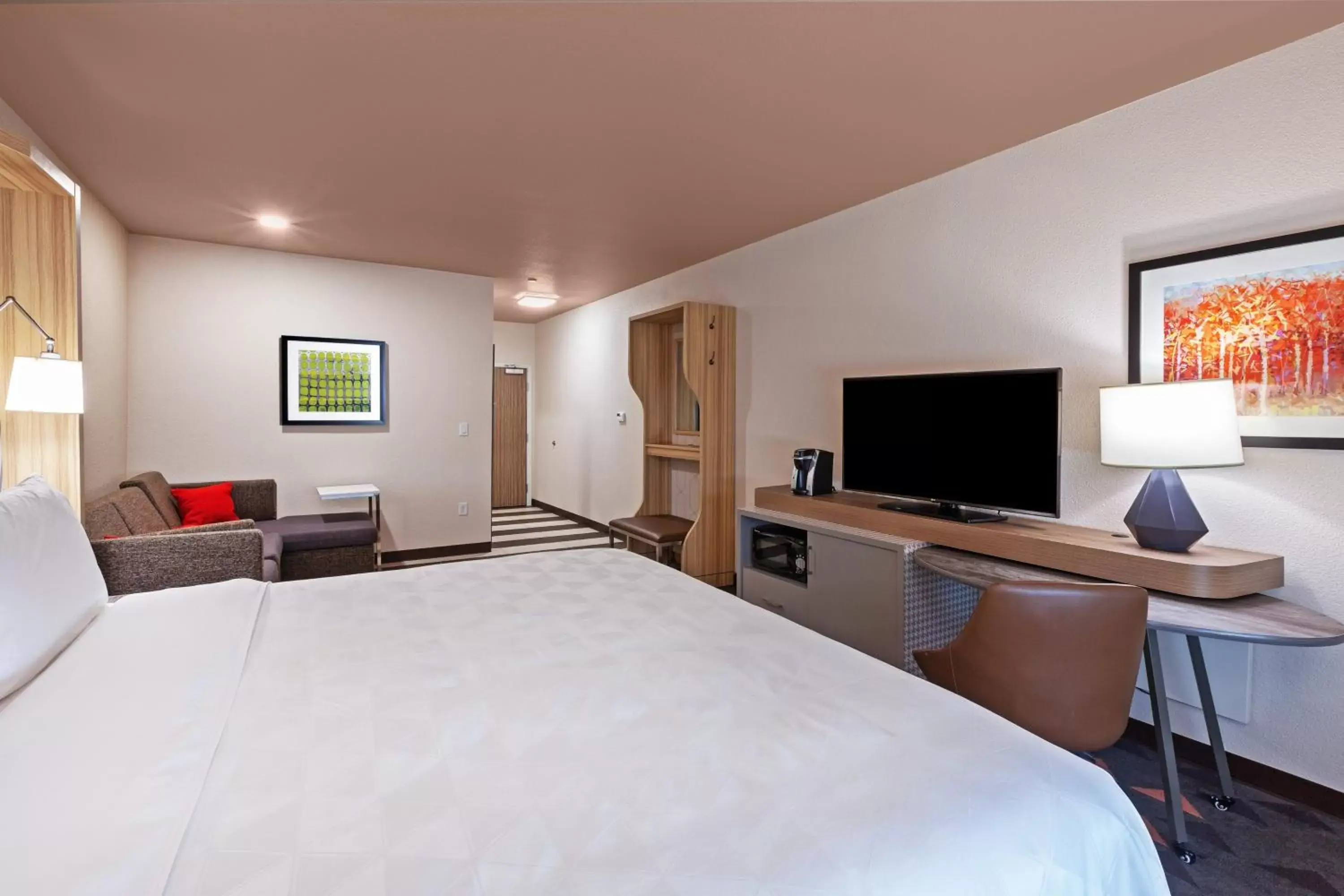 Photo of the whole room, Bed in Holiday Inn - Amarillo East, an IHG Hotel