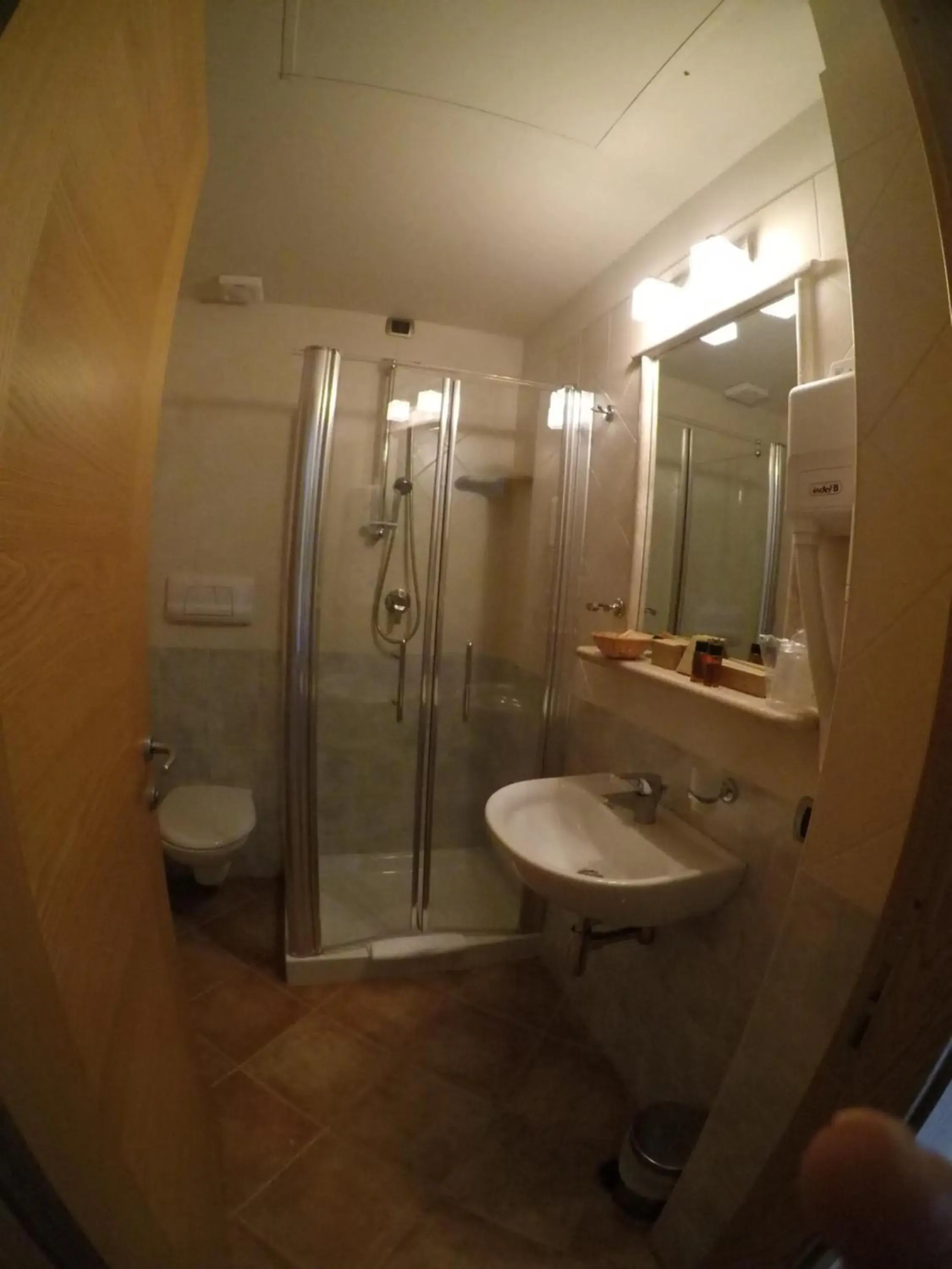 Bathroom in Hotel Villa Gustui Maris