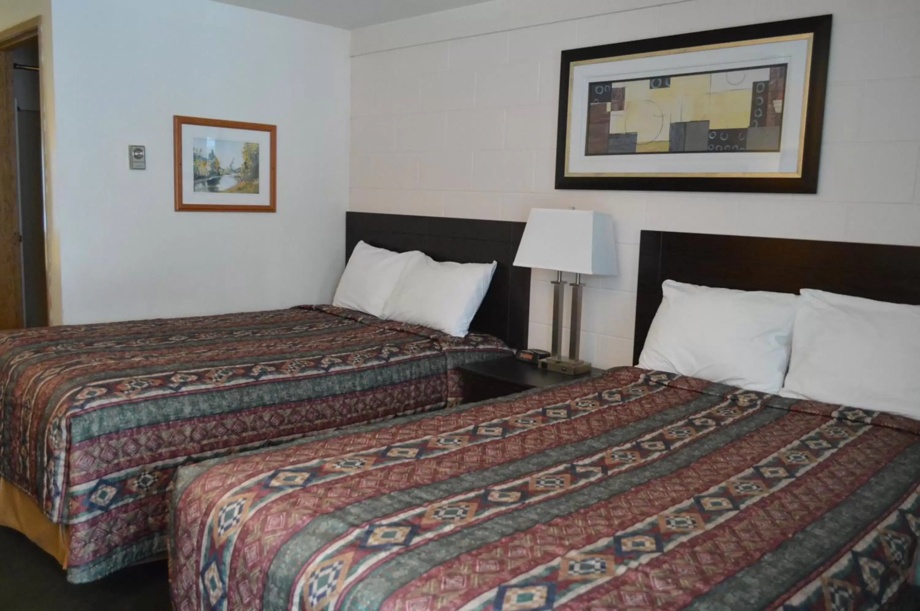 Double Room with Two Double Beds in Western Traveller Motel Double Room with Two Double Beds in Western Traveller Motel