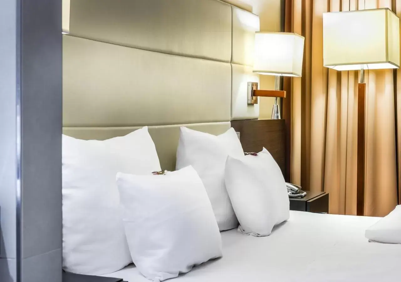 Bed in Best Western Premier Novina Hotel Regensburg