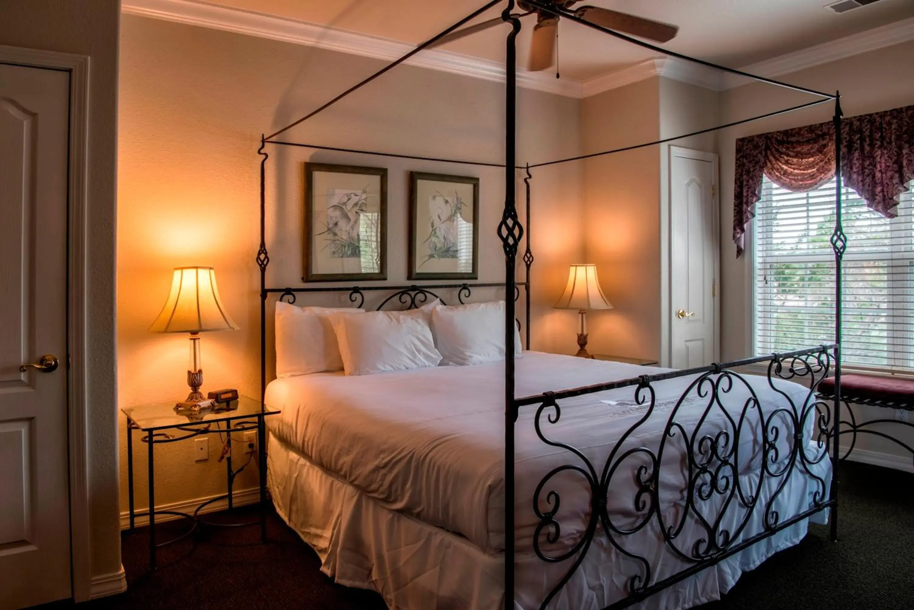 Bedroom in French Quarter Resort