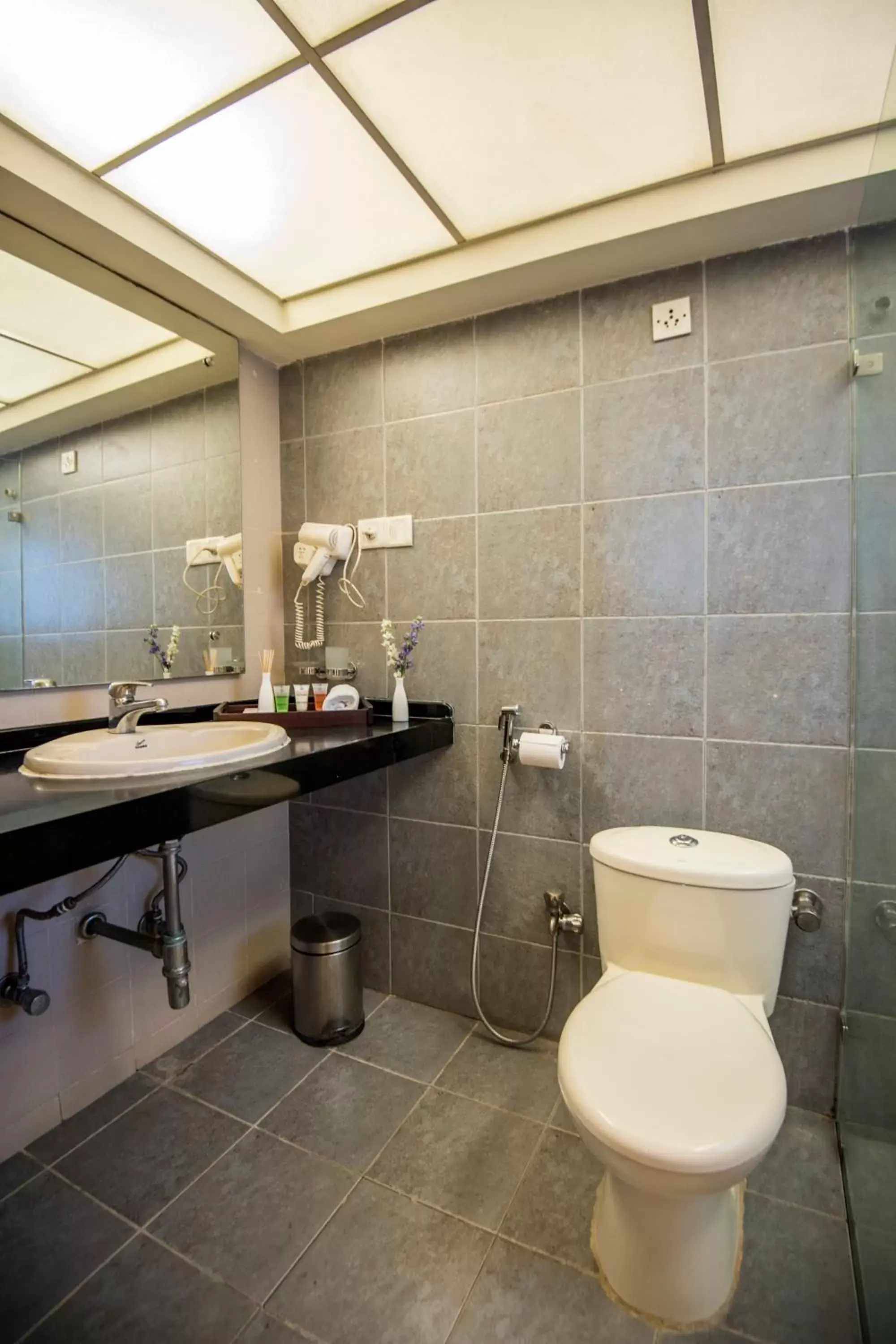 Bathroom in Hotel Park Central Comfort- E- Suites