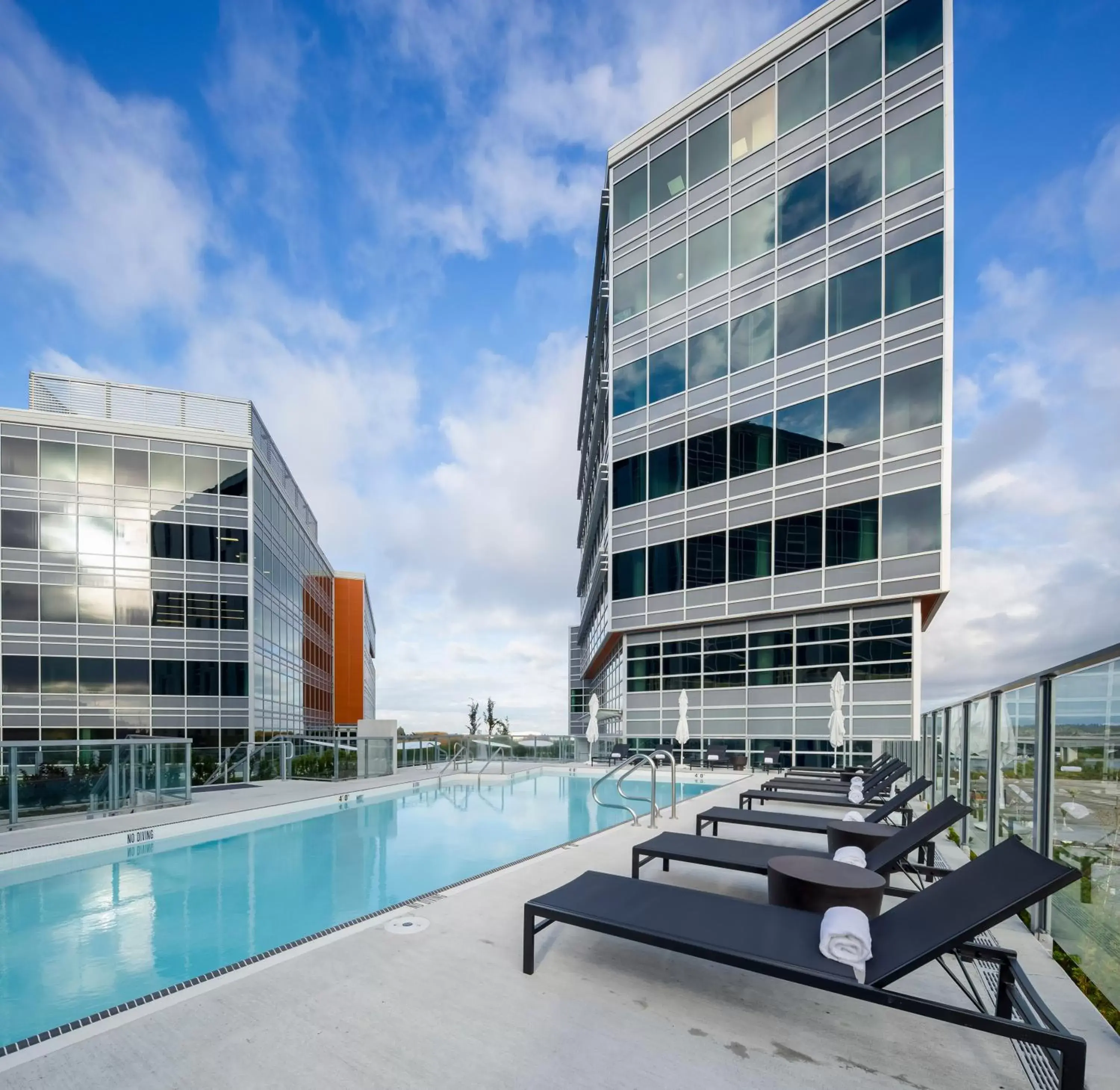 Swimming pool, Property Building in Versante Hotel