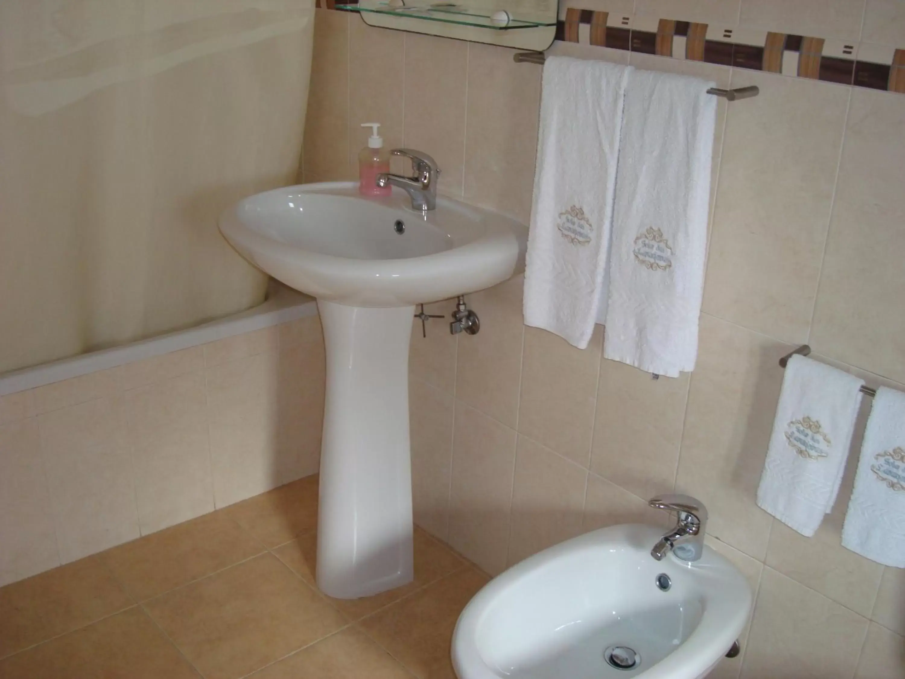 Bedroom, Bathroom in Hotel Solar das Laranjeiras
