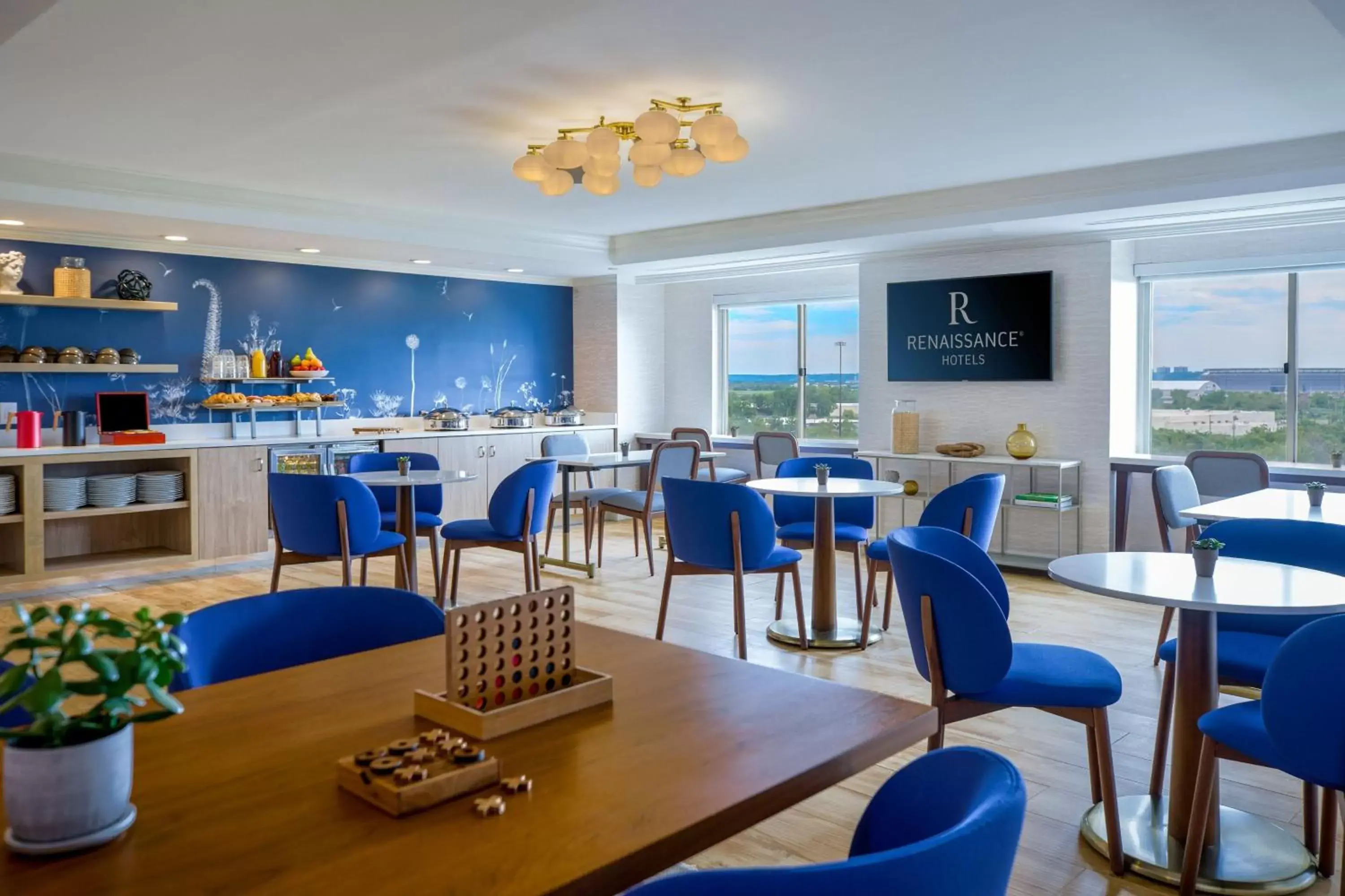 Lounge or bar, Restaurant/Places to Eat in Renaissance Meadowlands Hotel