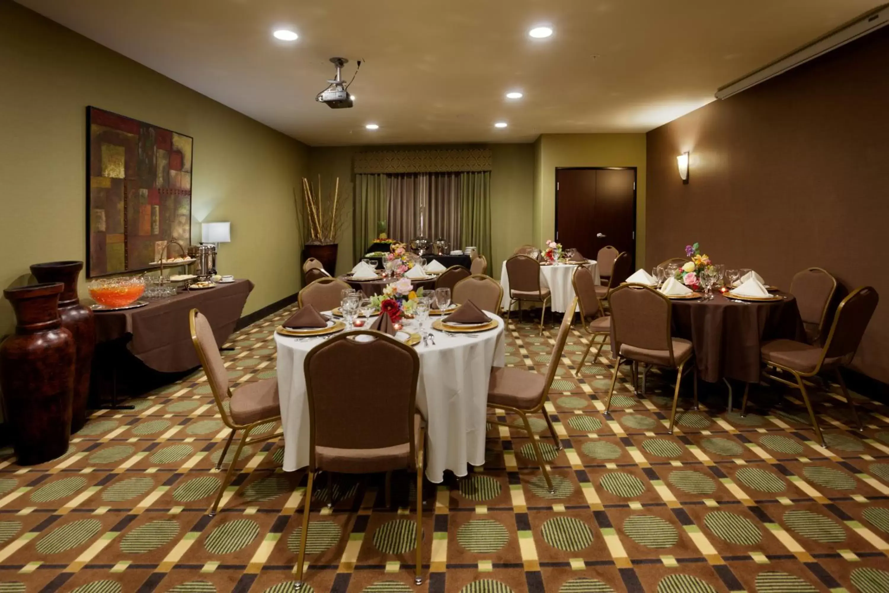 Meeting/conference room, Restaurant/Places to Eat in Holiday Inn Express Marble Falls, an IHG Hotel