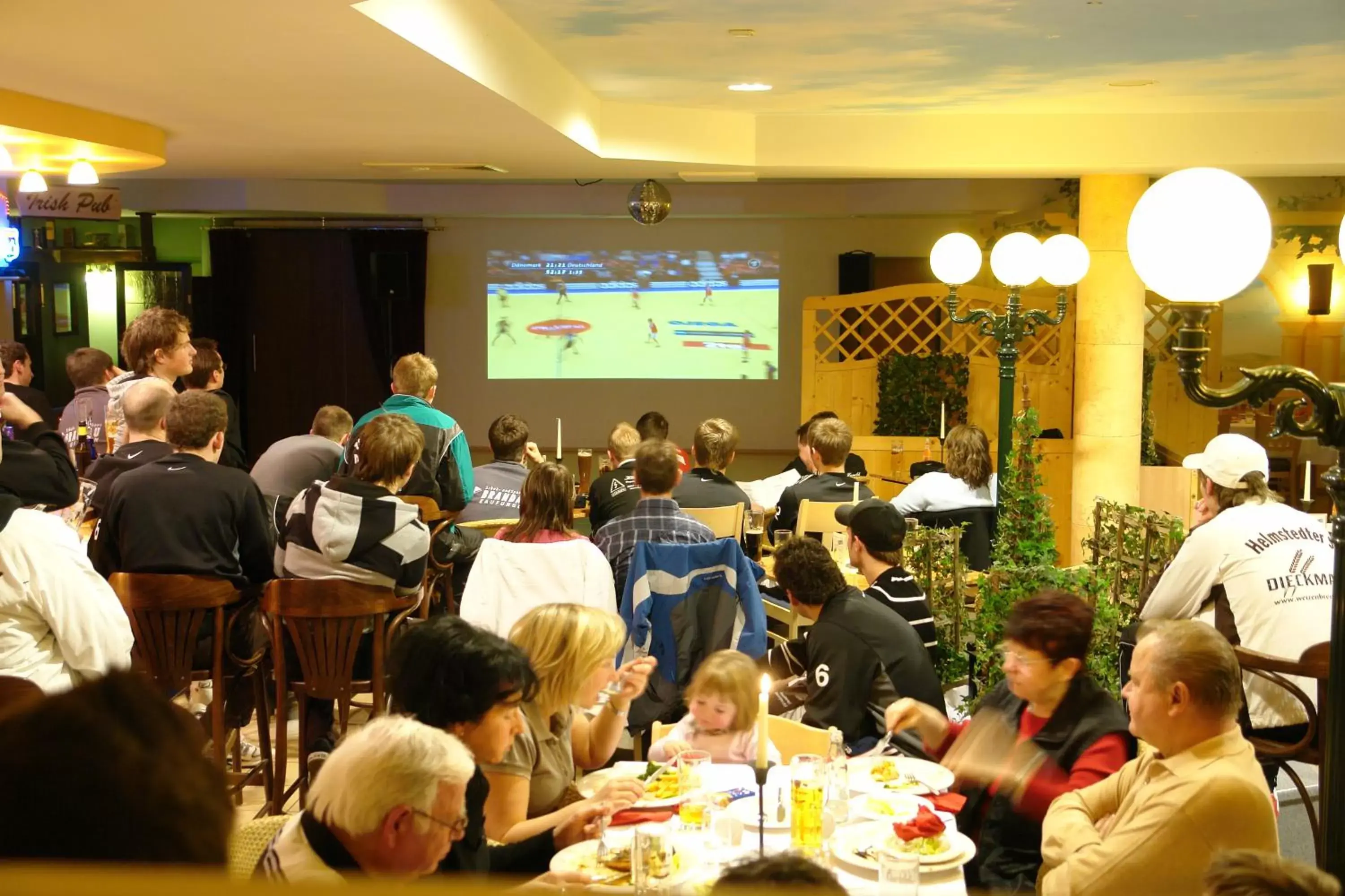 Restaurant/places to eat in Euroville Jugend- und Sporthotel