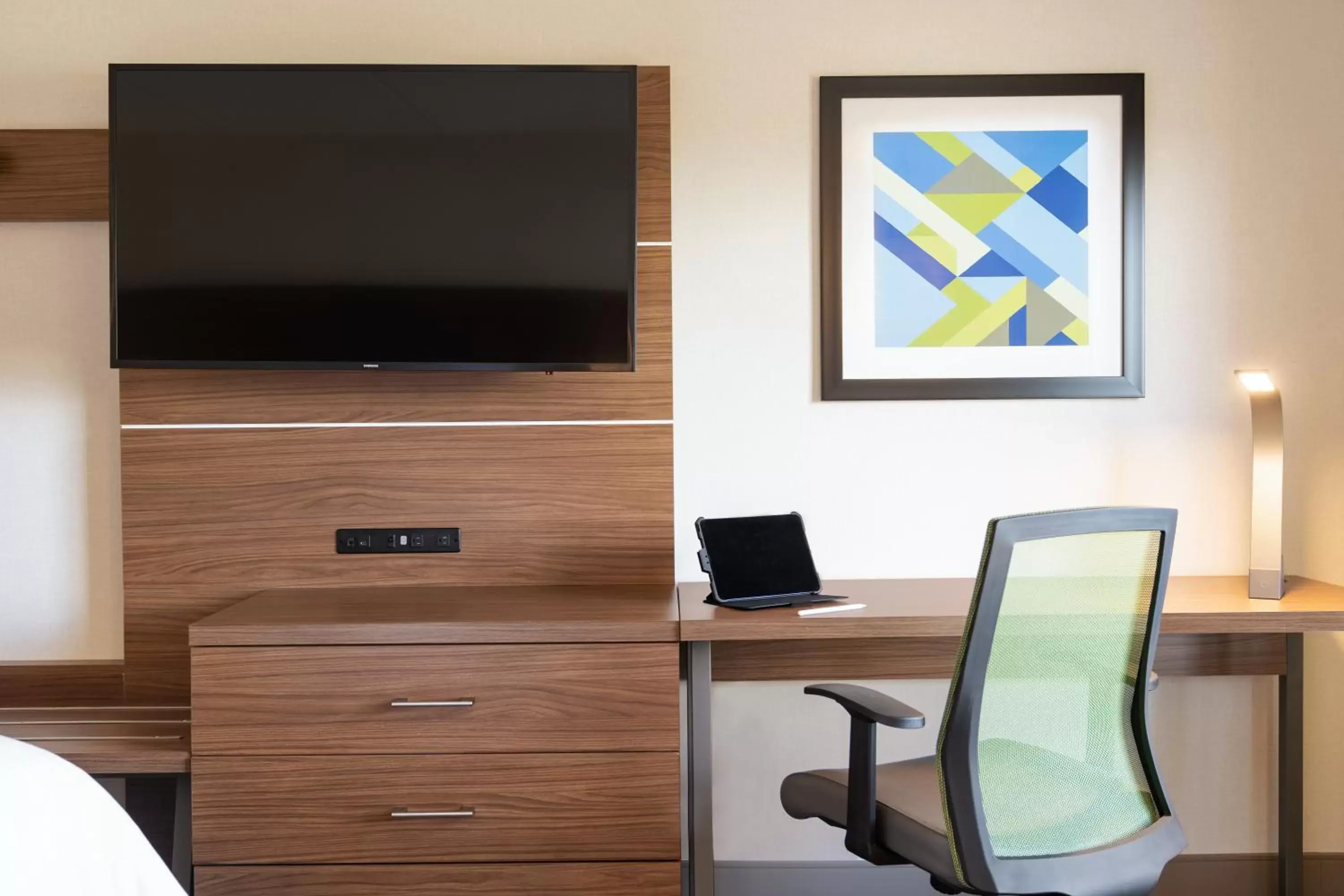 TV and multimedia, TV/Entertainment Center in Holiday Inn Express - Plattsburgh, an IHG Hotel