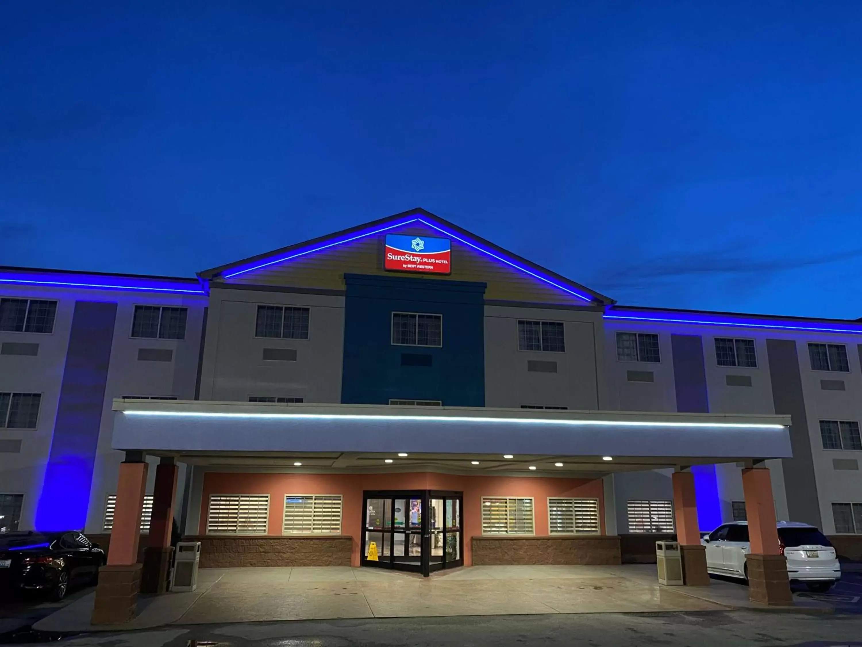 Property Building in SureStay Plus by Best Western Louisville Airport Expo