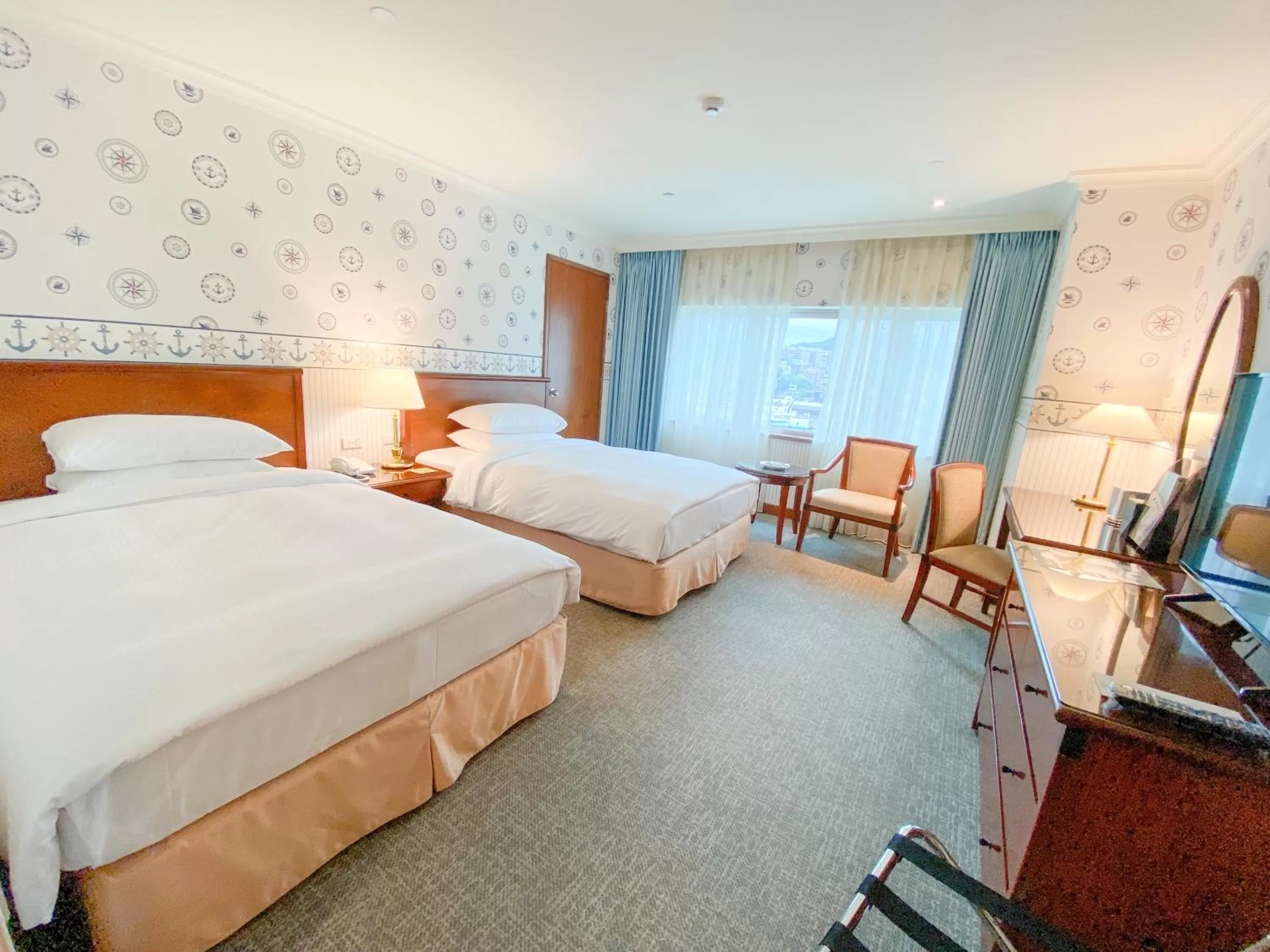 Photo of the whole room, Bed in Evergreen Laurel Hotel - Keelung