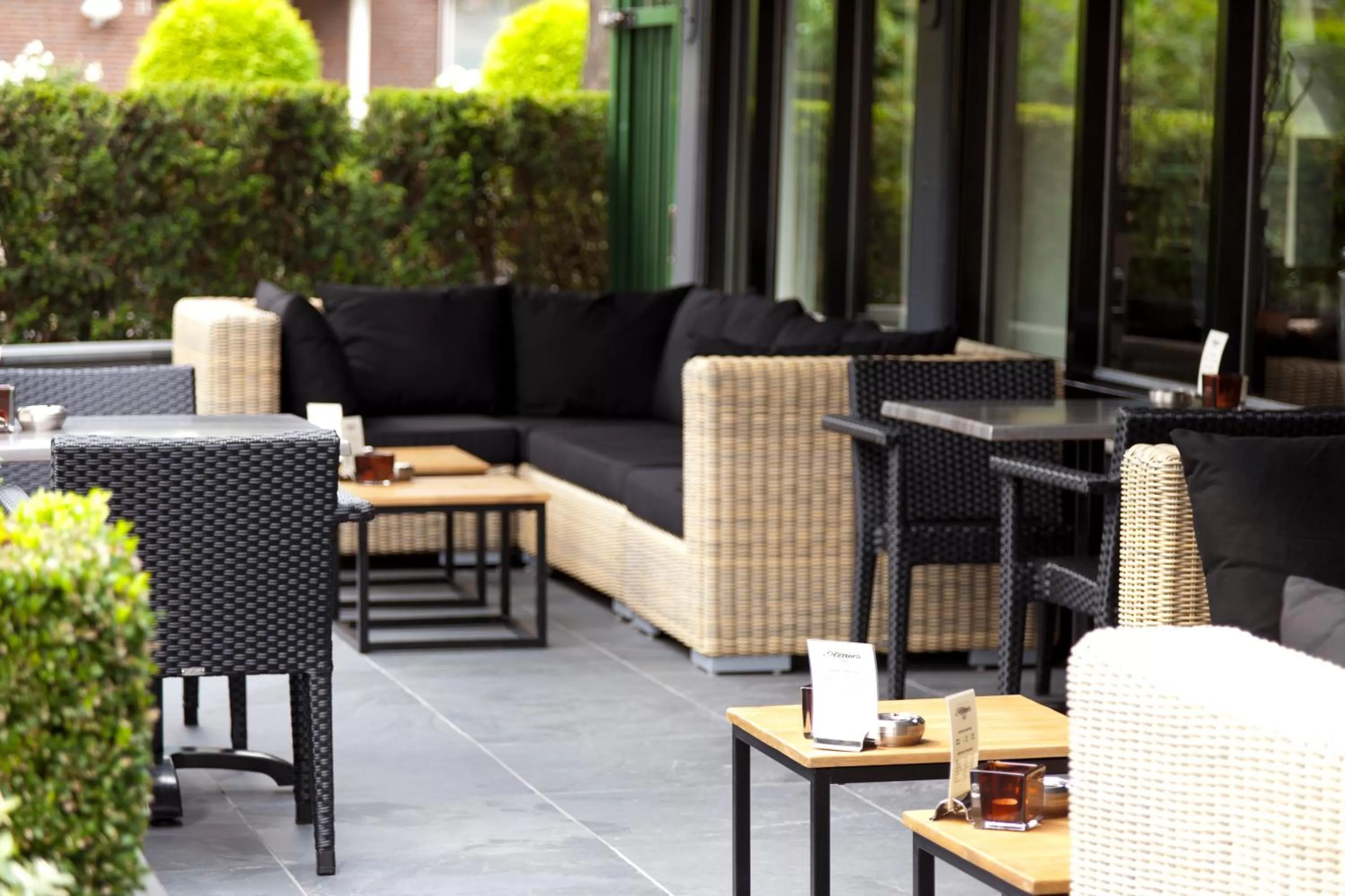 Seating area in Hotel Arrows