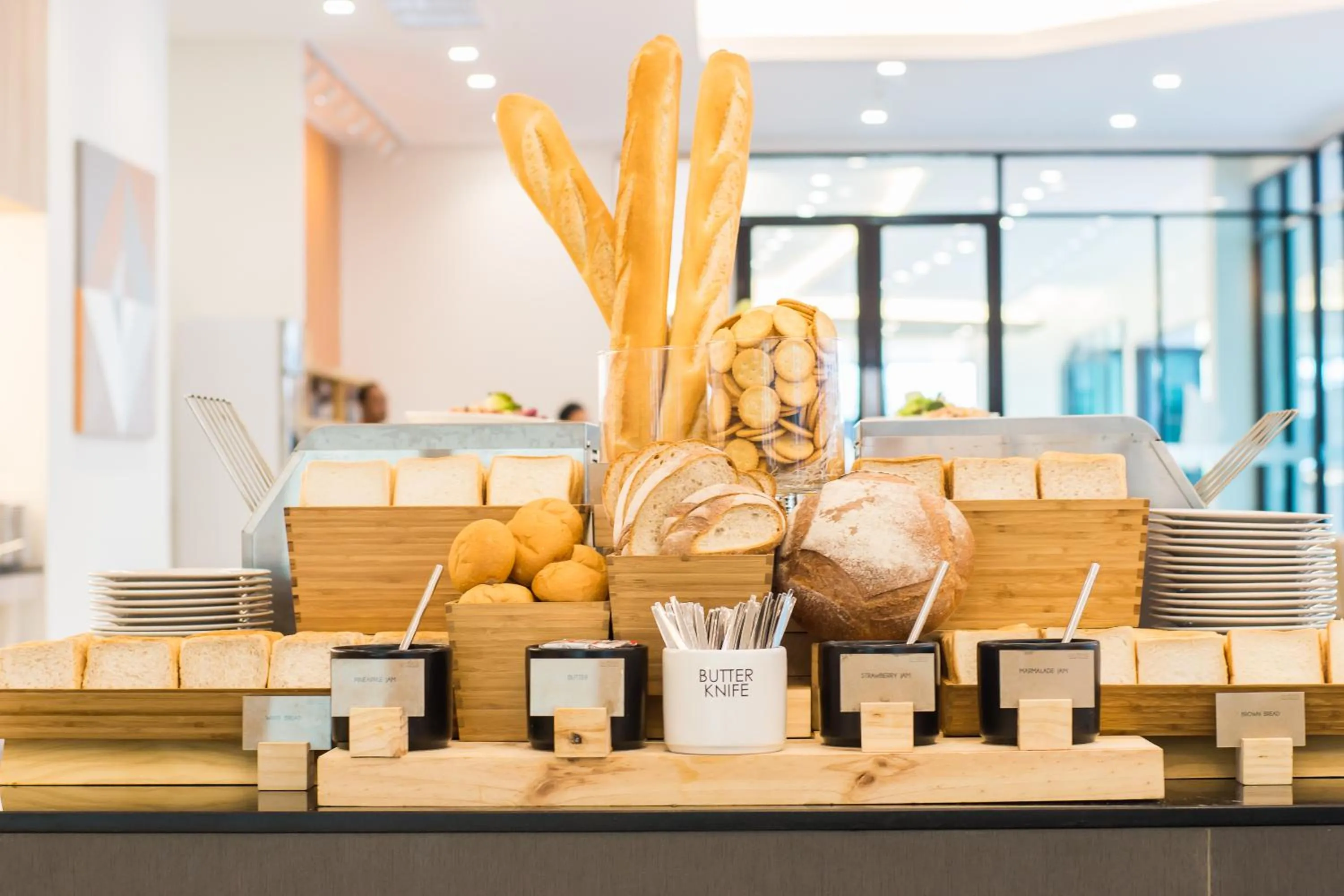 Restaurant/places to eat in J Inspired Hotel Pattaya