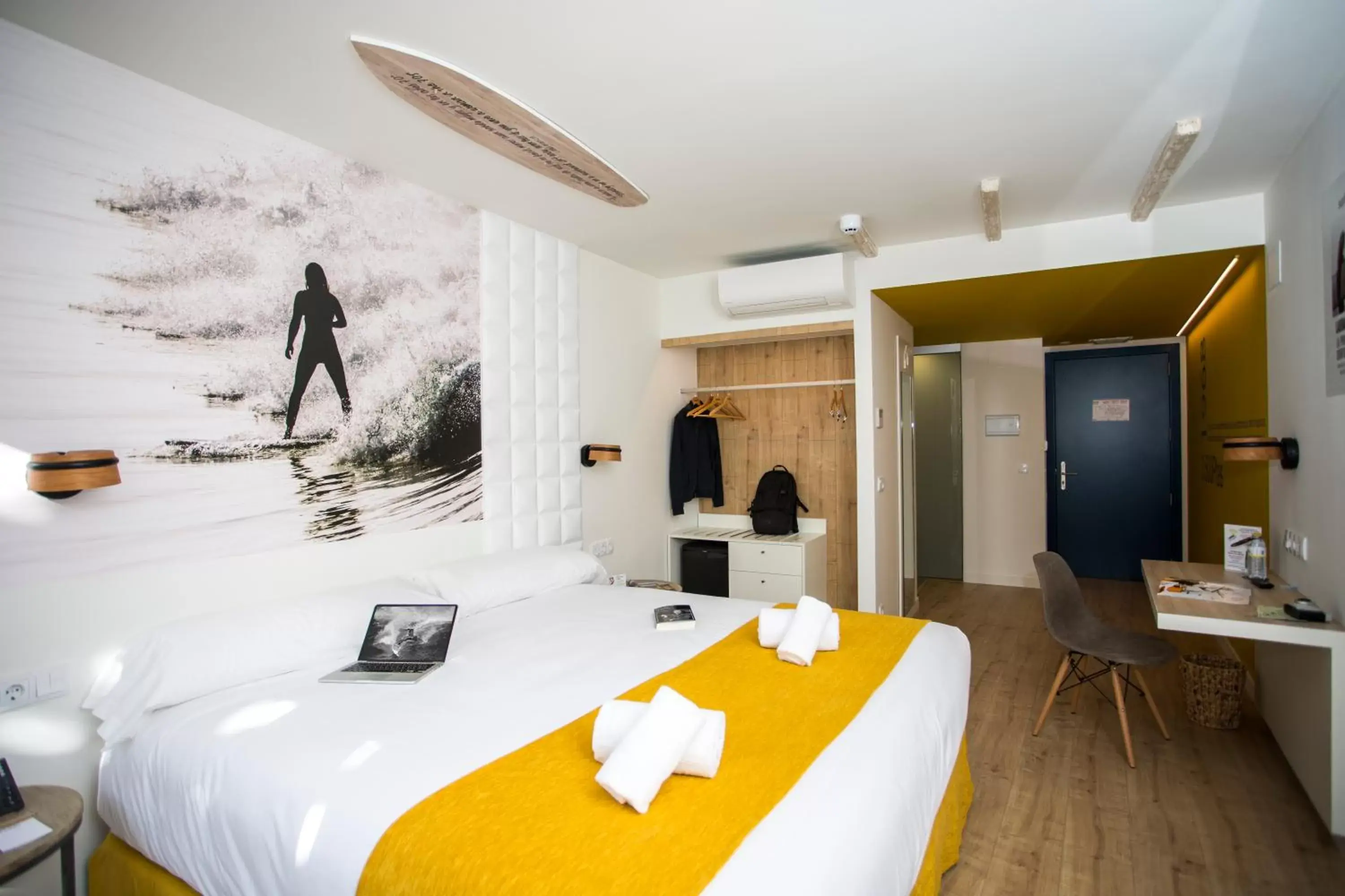 Photo of the whole room, Bed in Casual de las Olas San Sebastián Photo of the whole room, Bed in Casual de las Olas San Sebastián