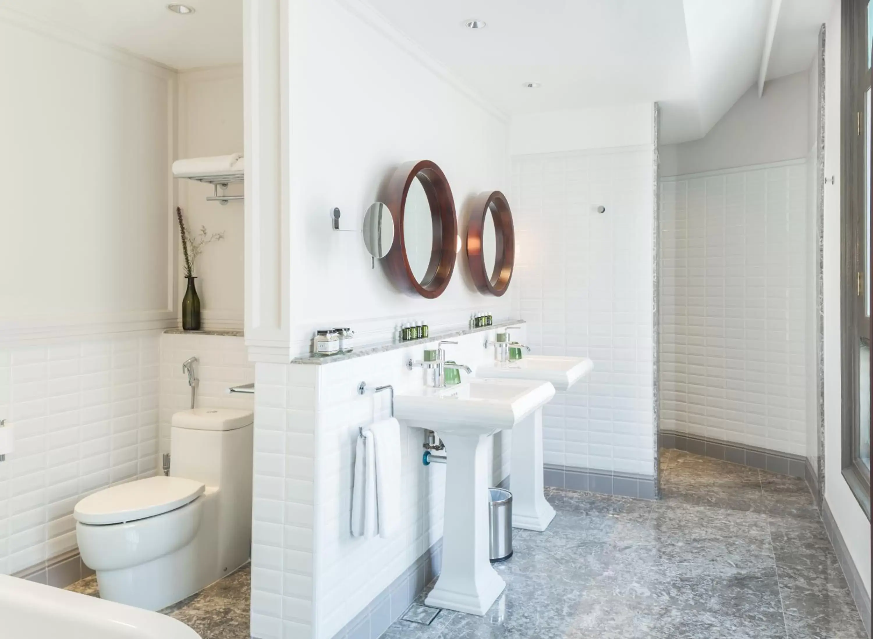 Bathroom in Ann Siang House by The Unlimited Collection