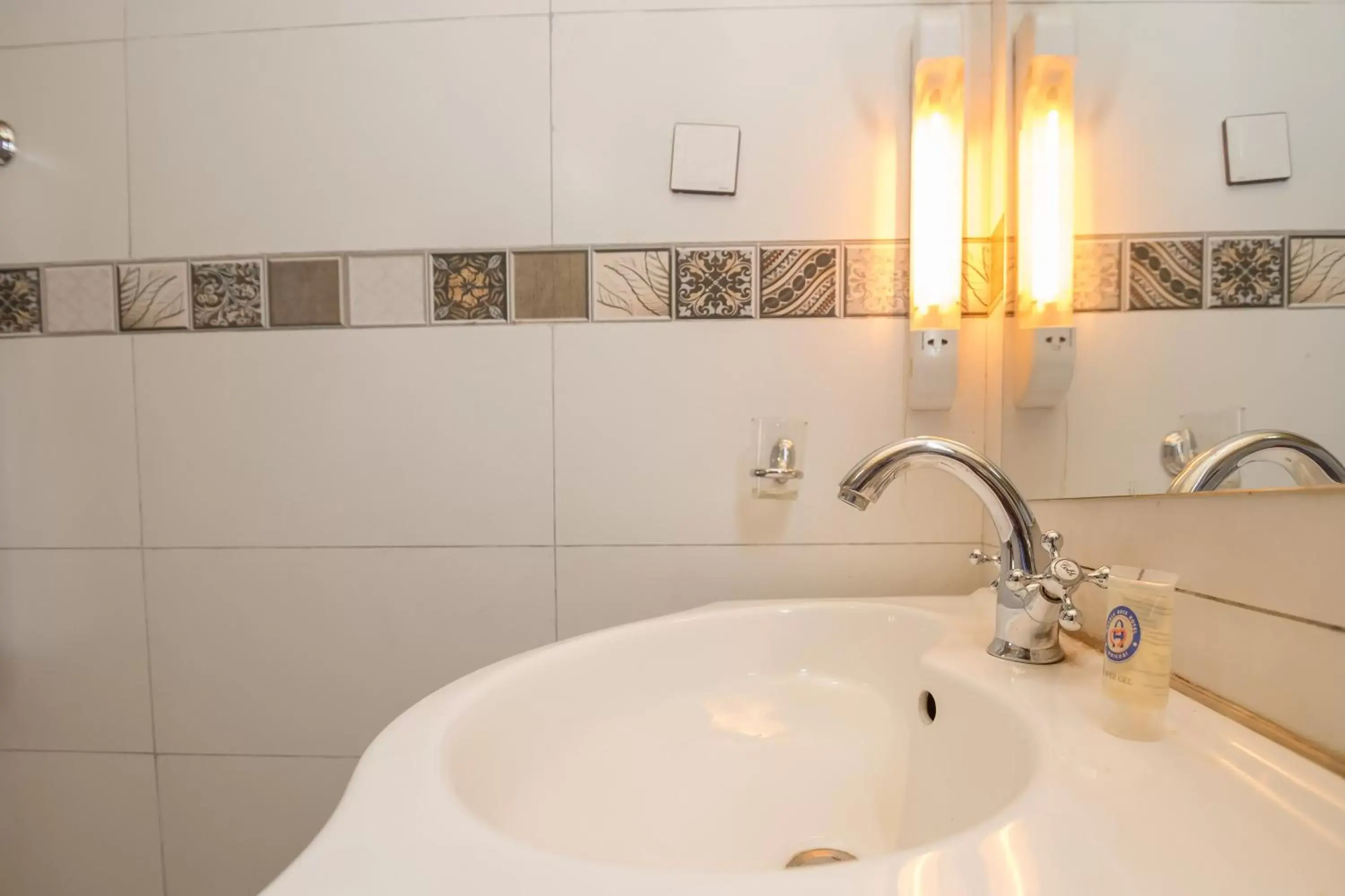 Bathroom in Marble Arch Hotel