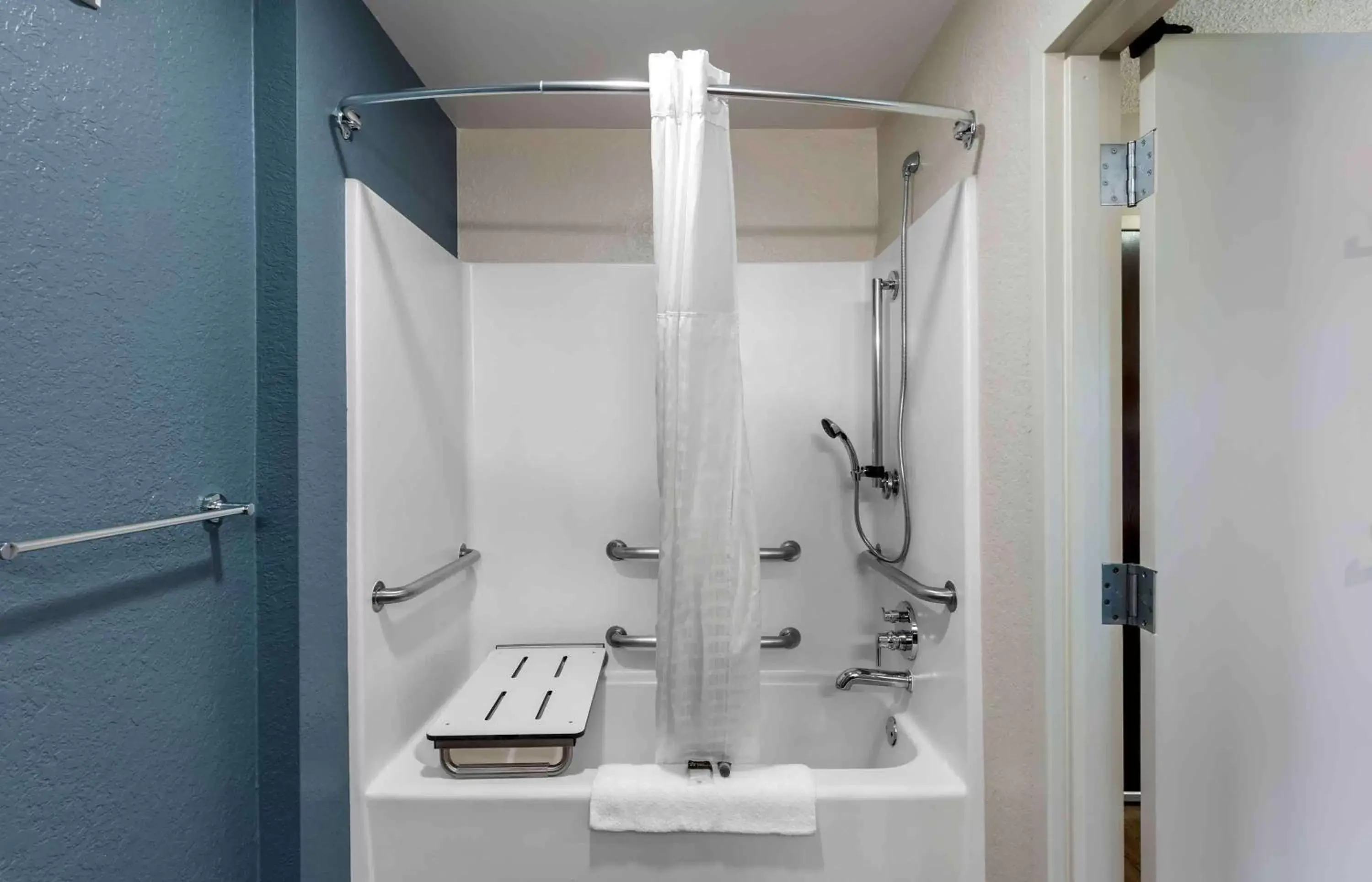 Bathroom in Extended Stay America Suites - San Francisco - San Mateo - SFO