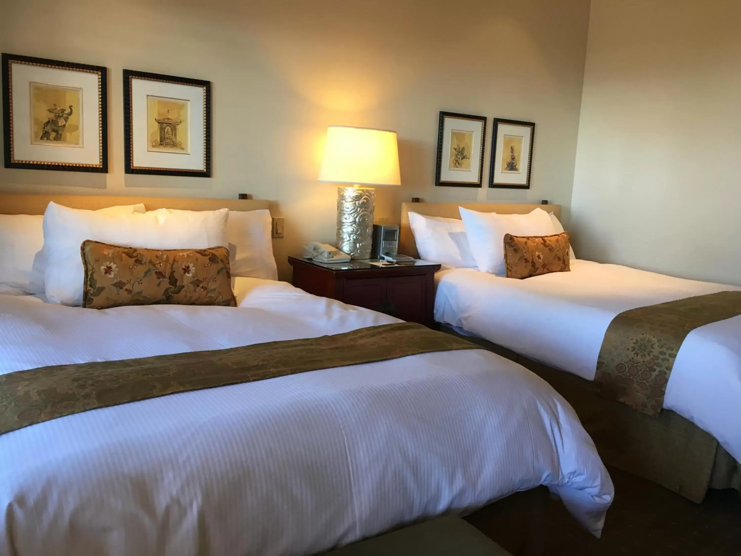 Photo of the whole room, Bed in Tradewinds Carmel Photo of the whole room, Bed in Tradewinds Carmel