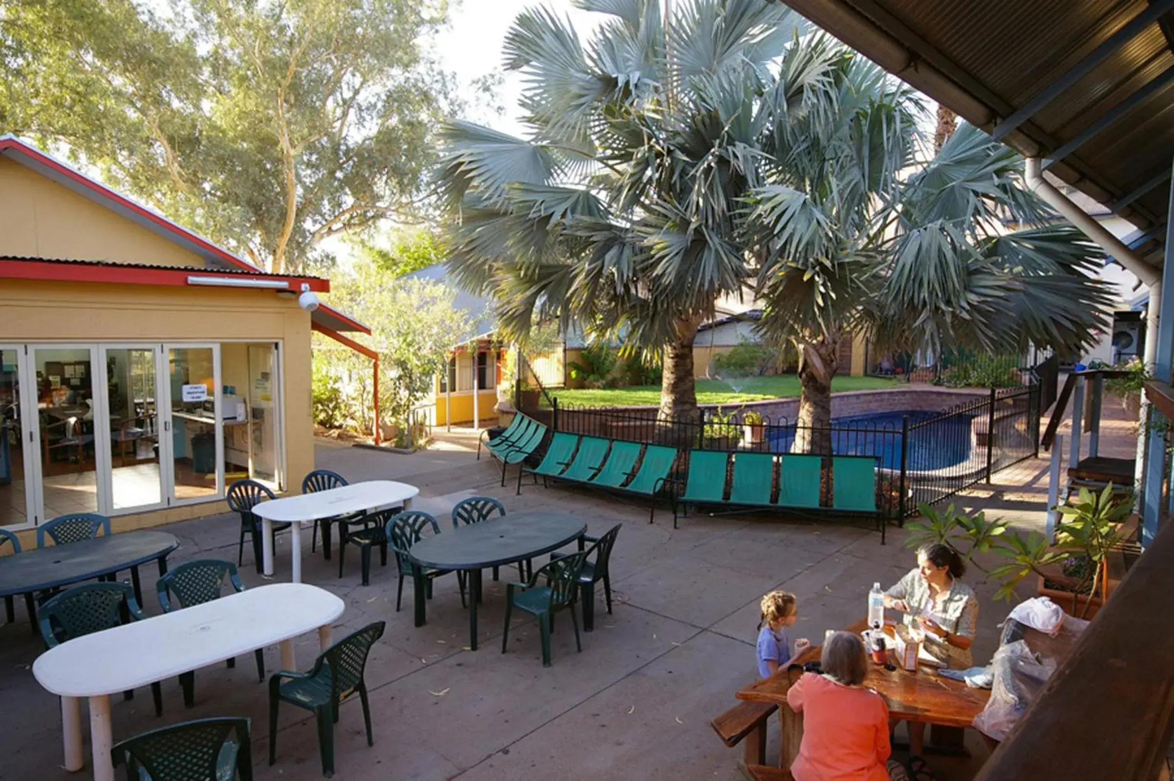 People, Restaurant/Places to Eat in Alice Springs YHA