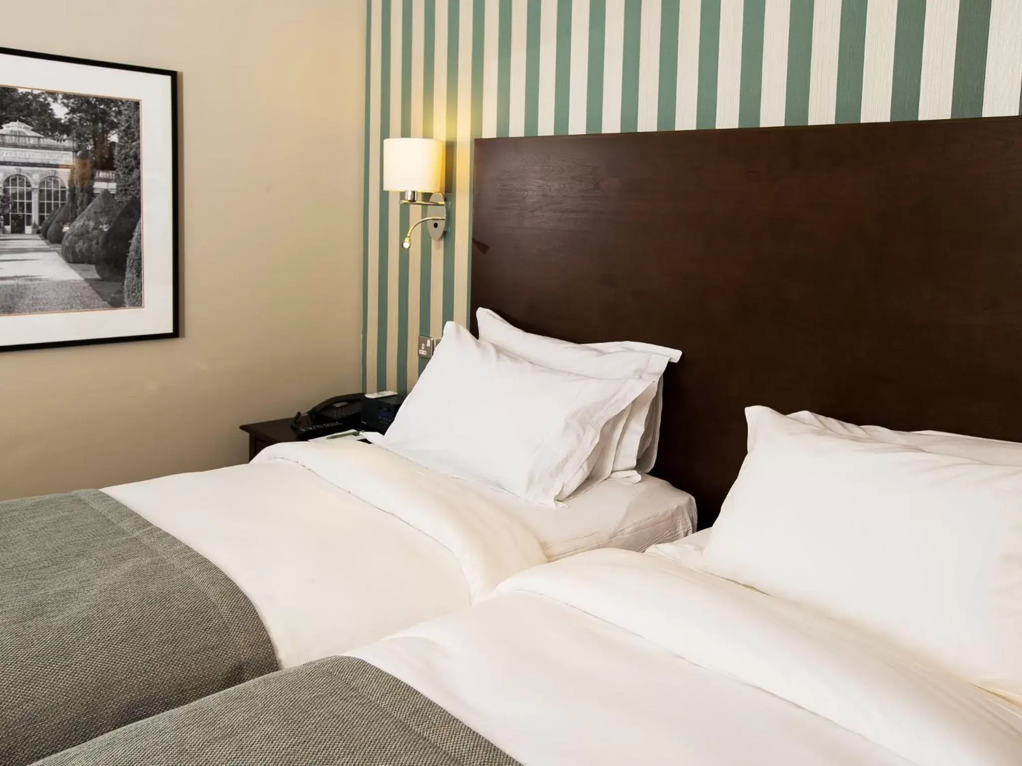 Superior Twin Room in Kettering Park Hotel and Spa Superior Twin Room in Kettering Park Hotel and Spa