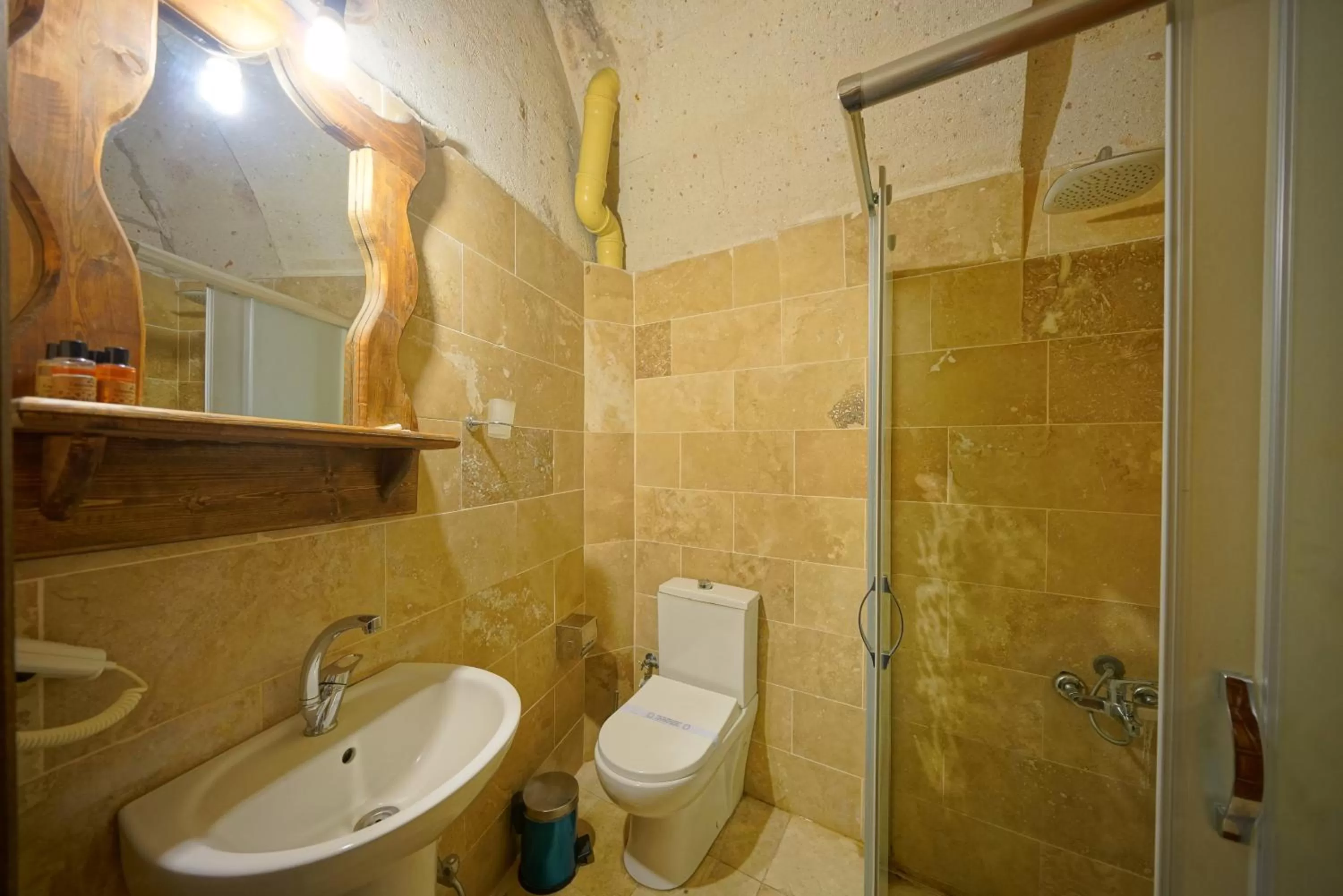 Toilet in Arch Palace