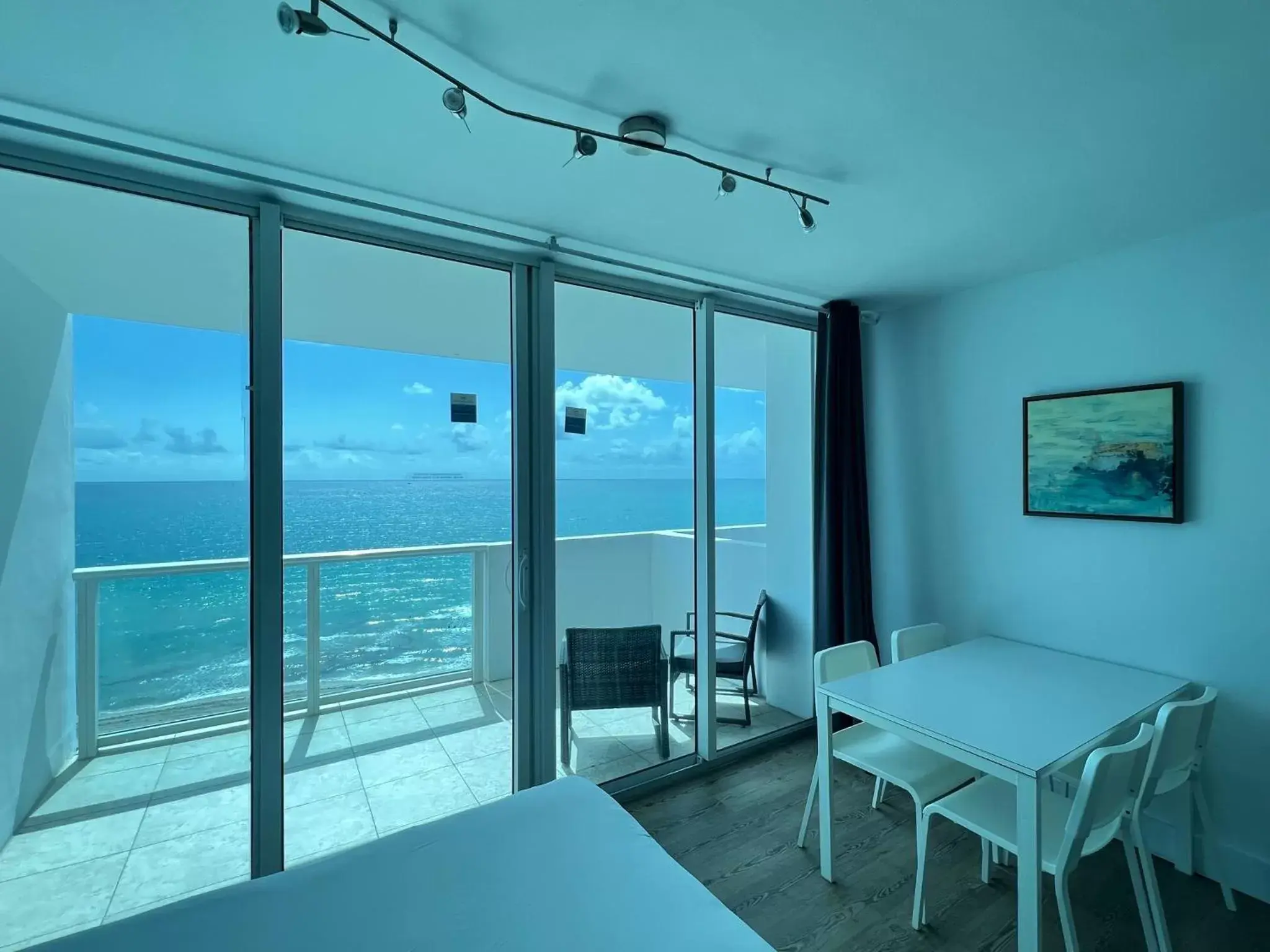 Studio with Balcony in SeaStays Apartments