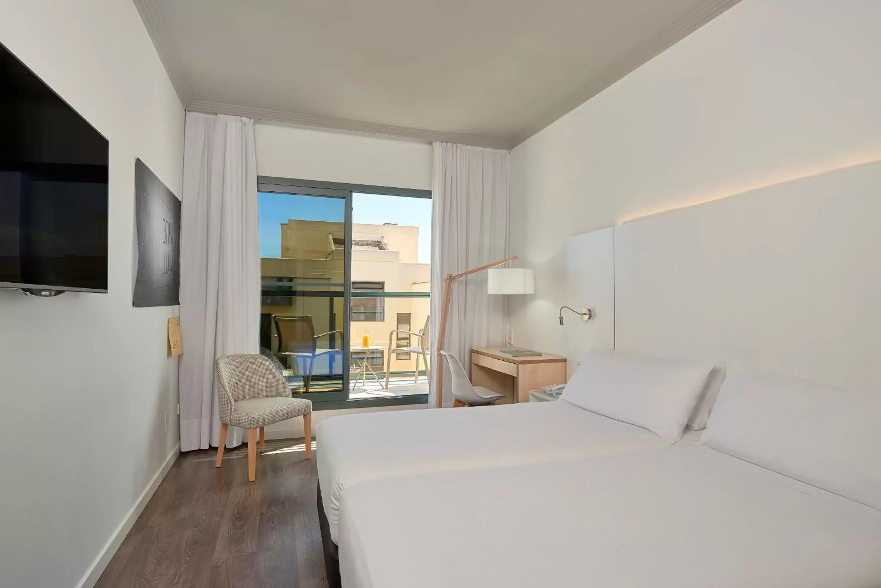 Bedroom in INNSiDE by Meliá Palma Center