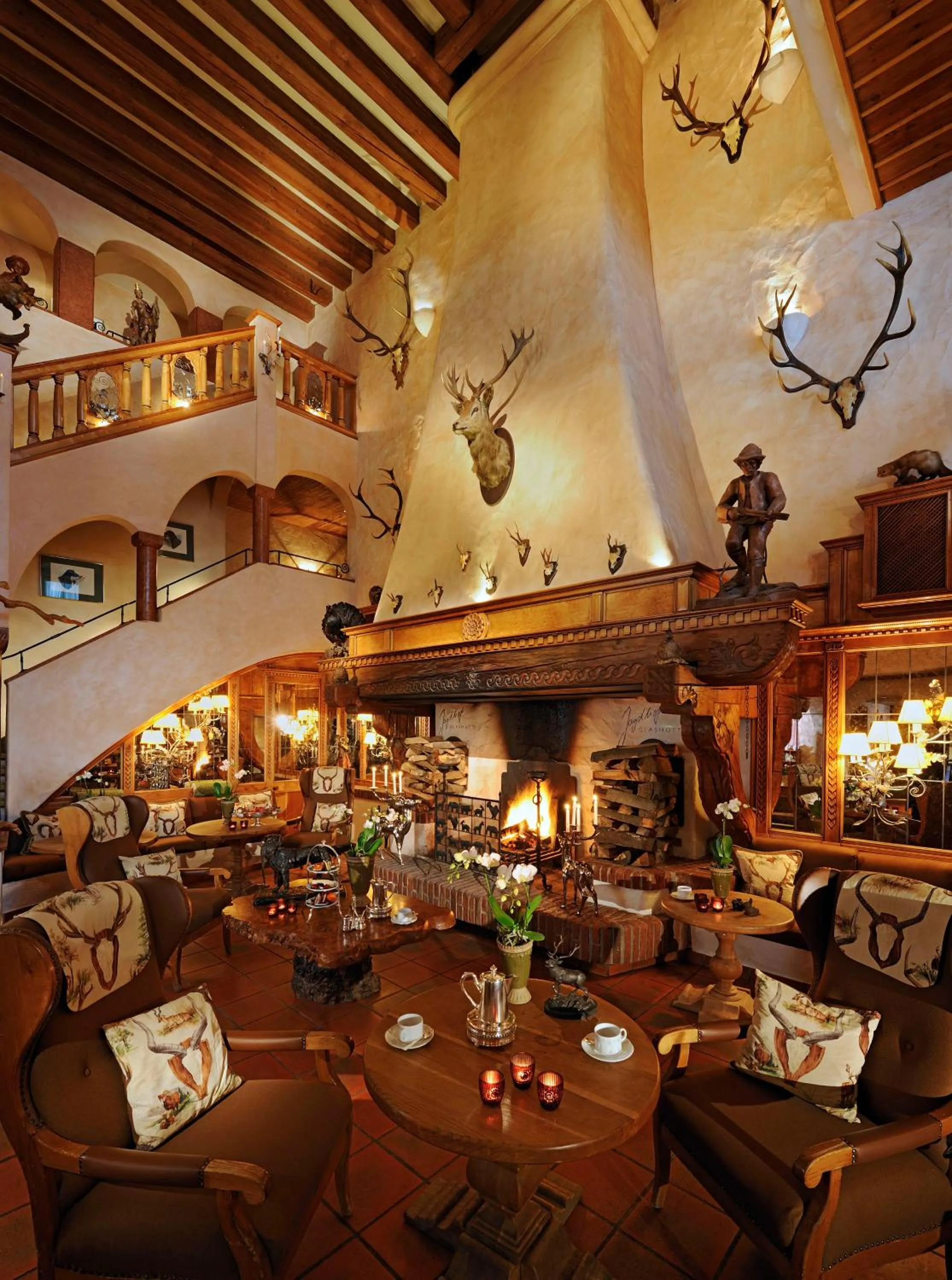 Lounge or bar in Relais & Châteaux Jagdhof Glashütte