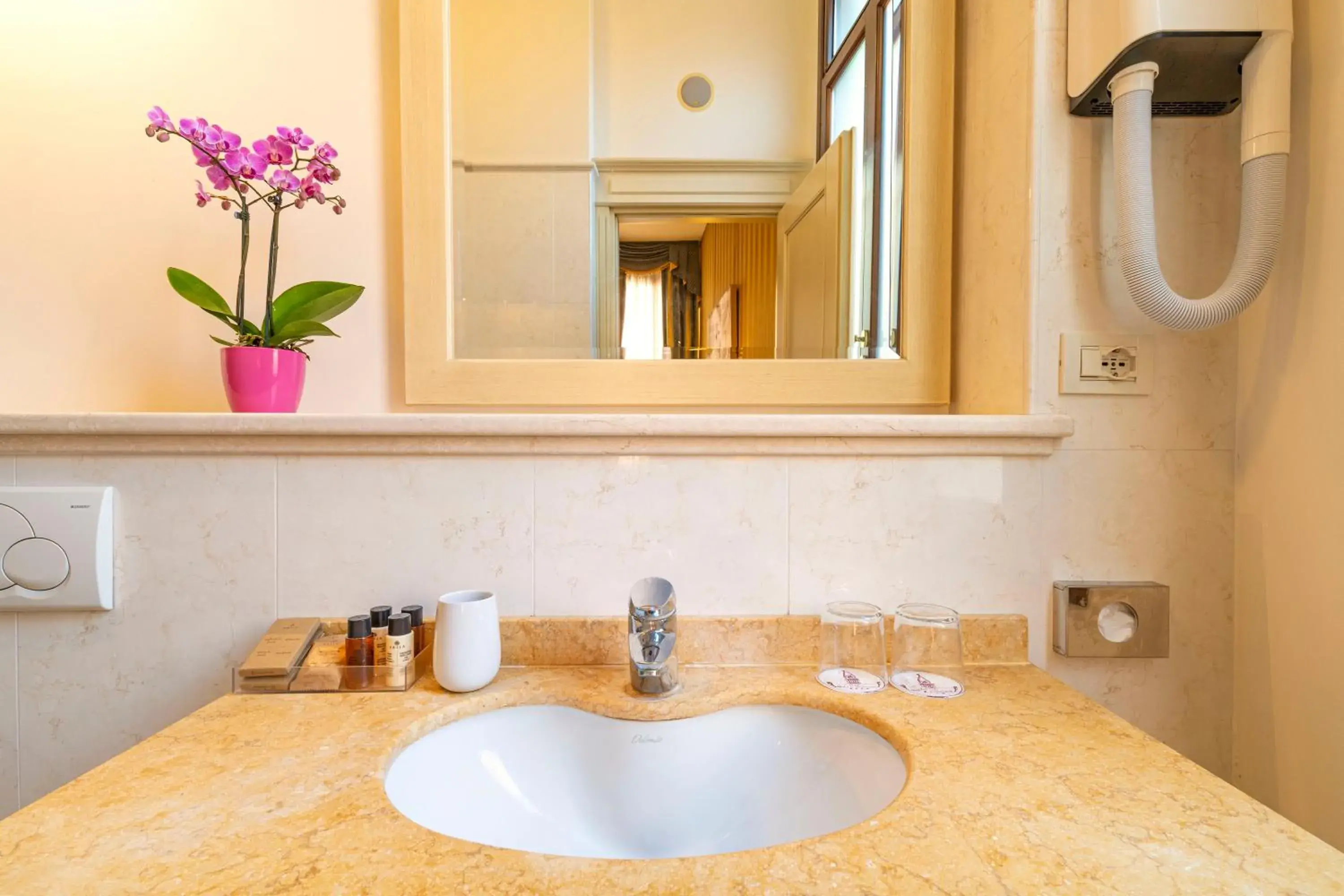 Bathroom in Hotel Bella Venezia