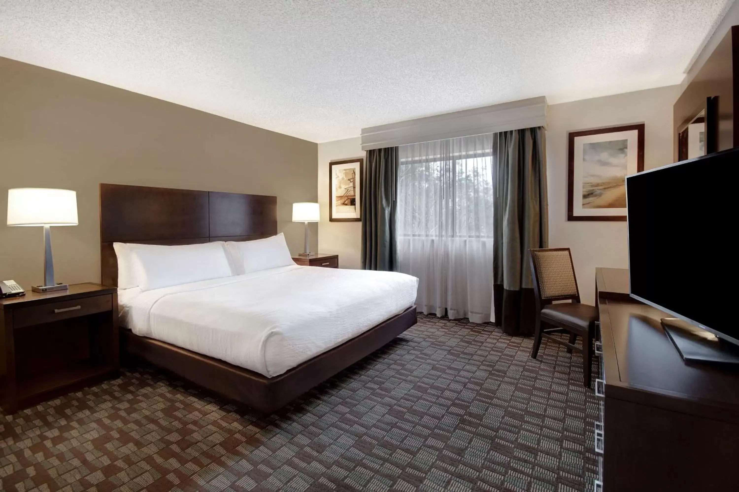 Bedroom, Bed in Embassy Suites by Hilton Jacksonville Baymeadows