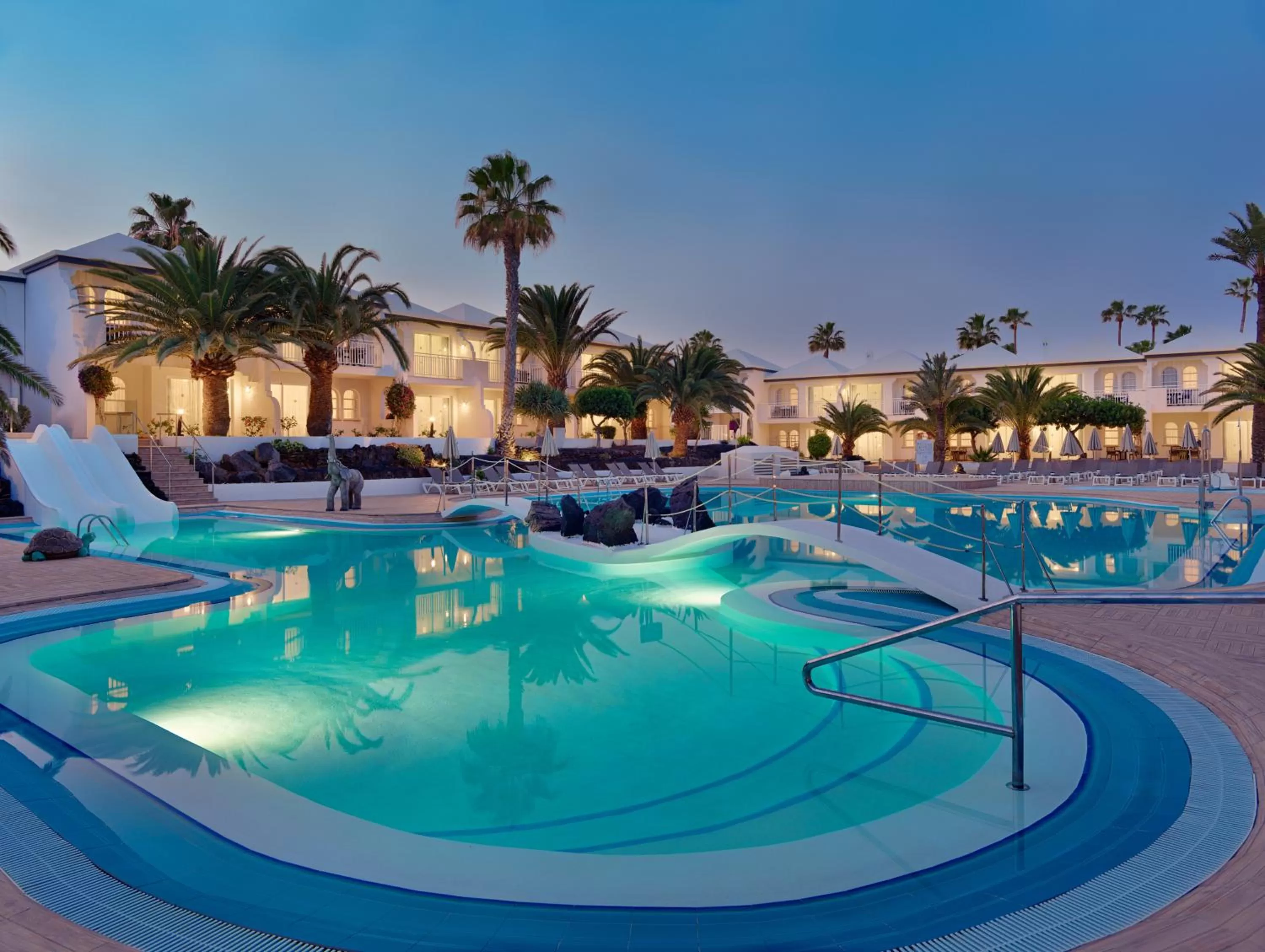 Swimming pool in H10 Ocean Suites