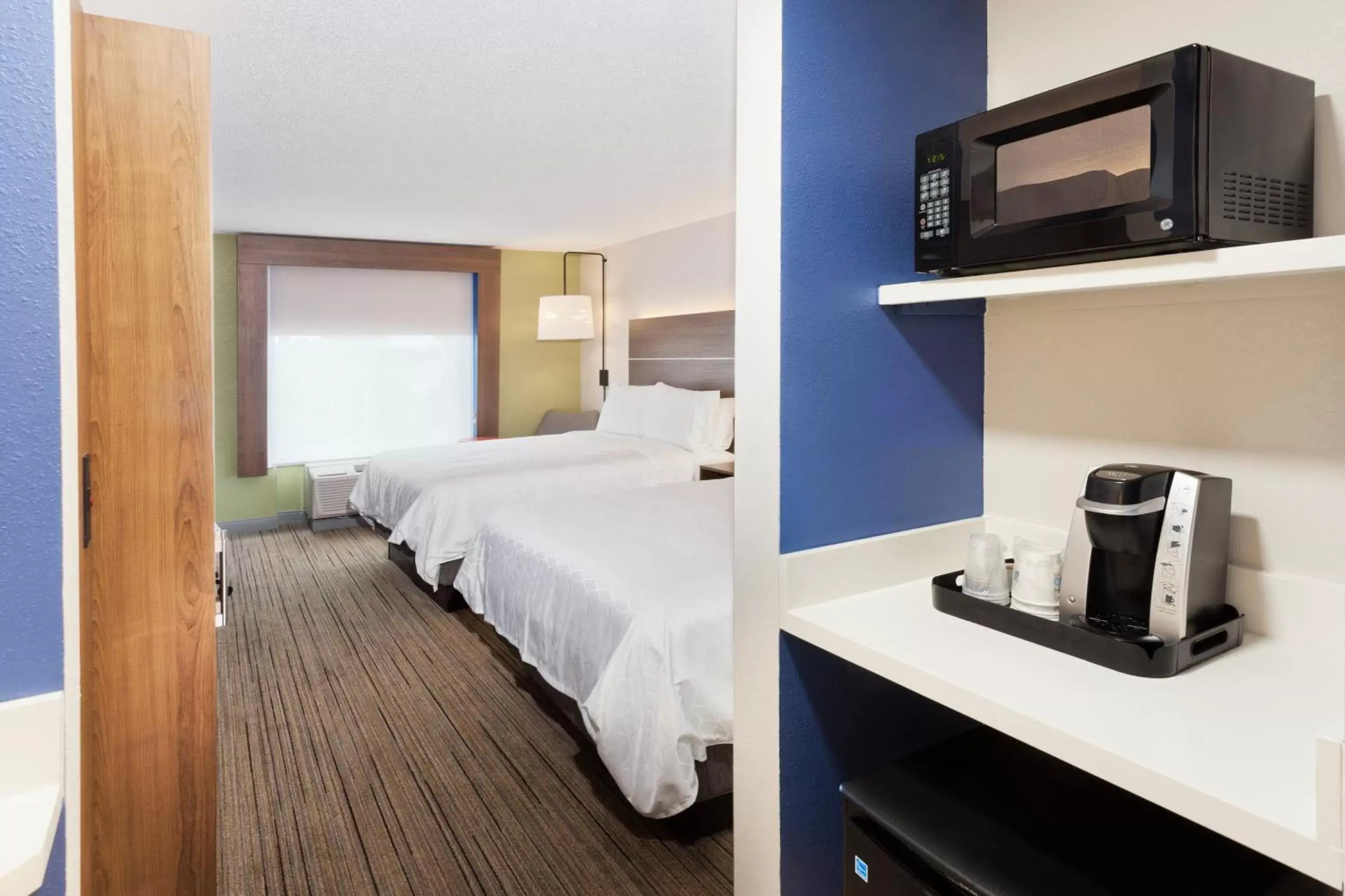 Photo of the whole room in Holiday Inn Express Hotel & Suites Dothan North, an IHG Hotel