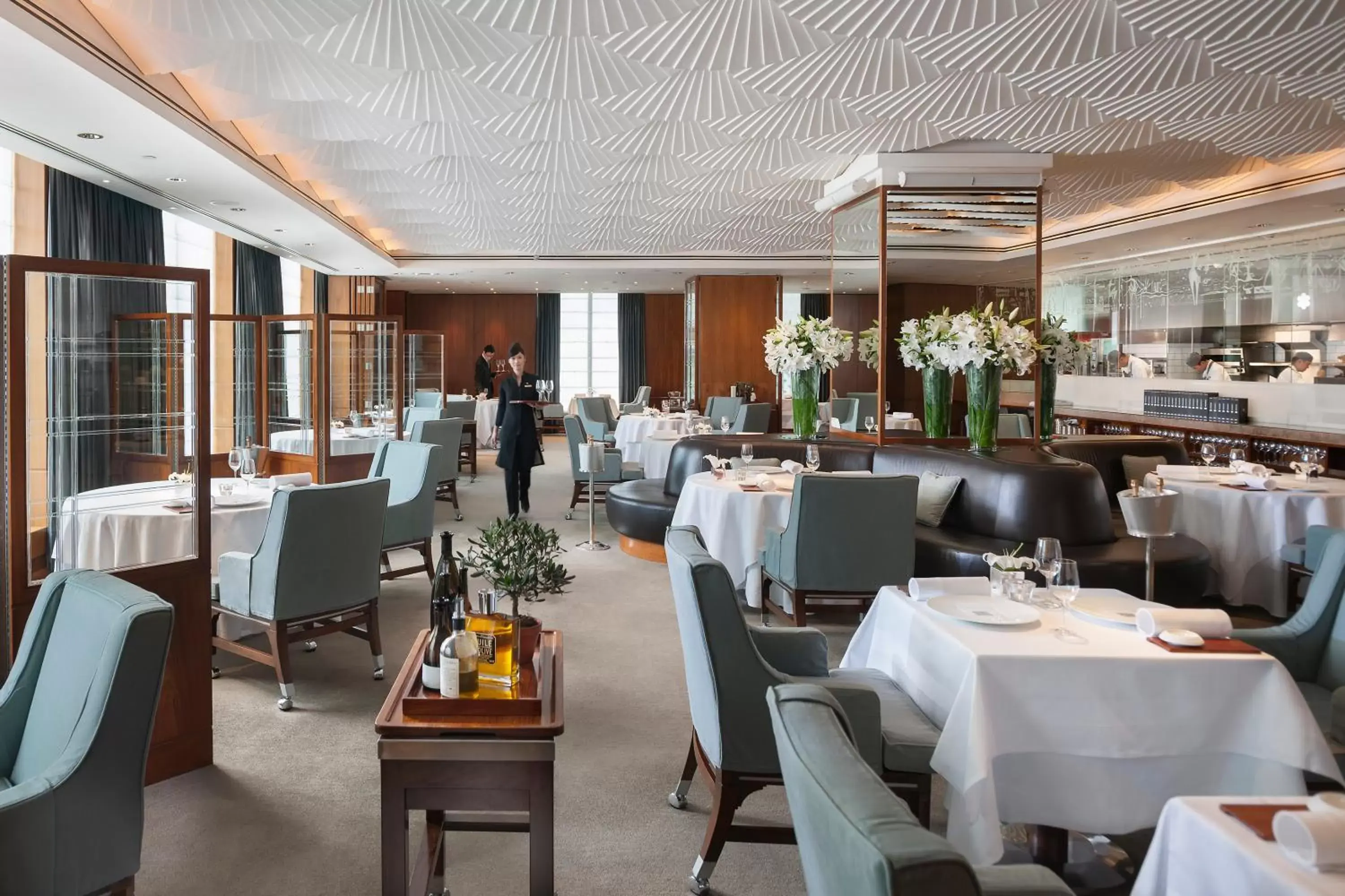 Staff, Restaurant/Places to Eat in Mandarin Oriental Hong Kong