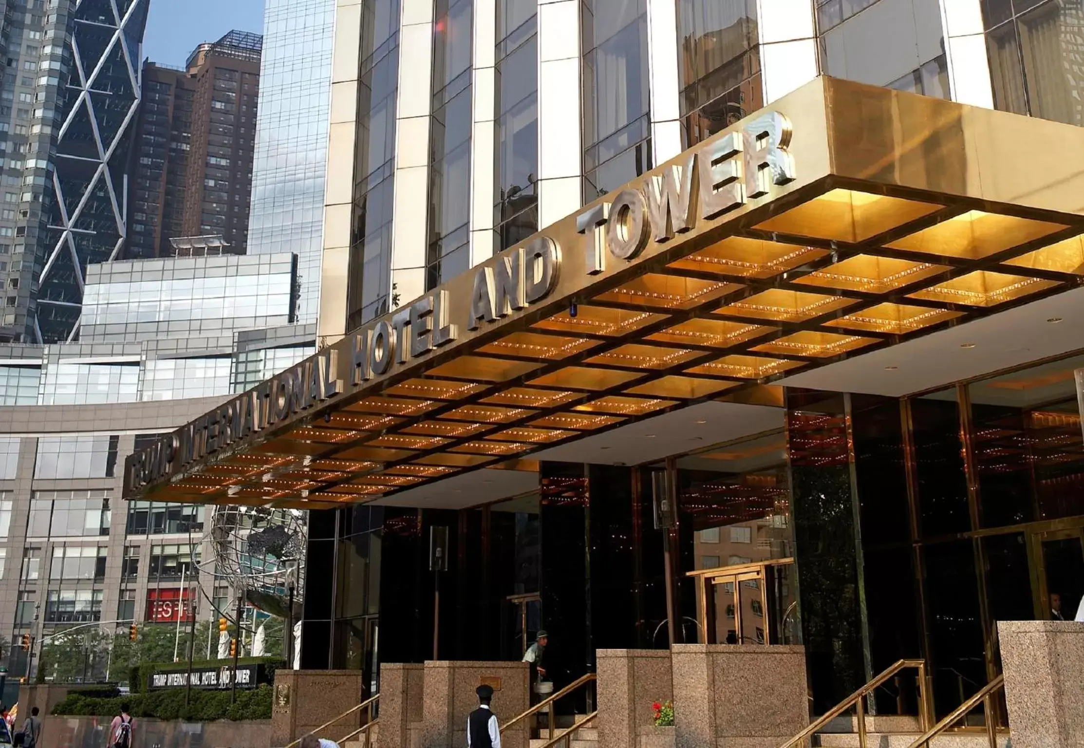 Facade/entrance in Trump International New York