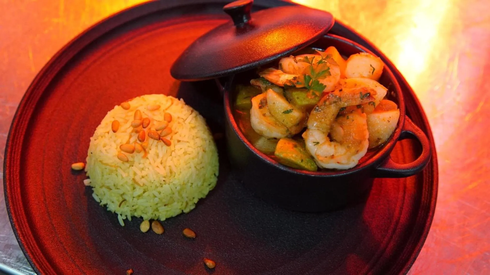 Restaurant/places to eat in Holy Land Hotel