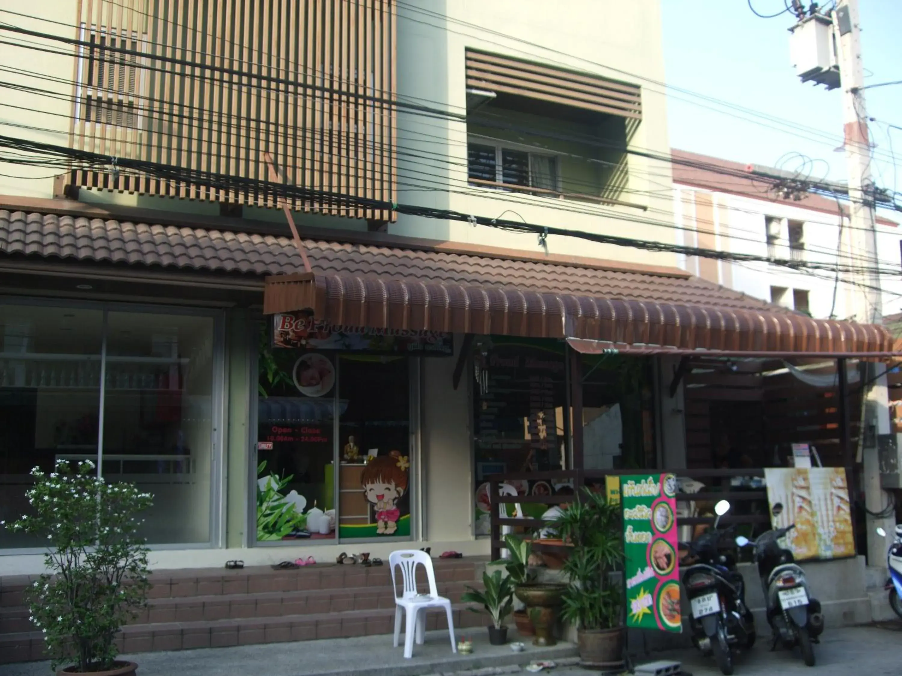 Facade/entrance in Baan Kittima