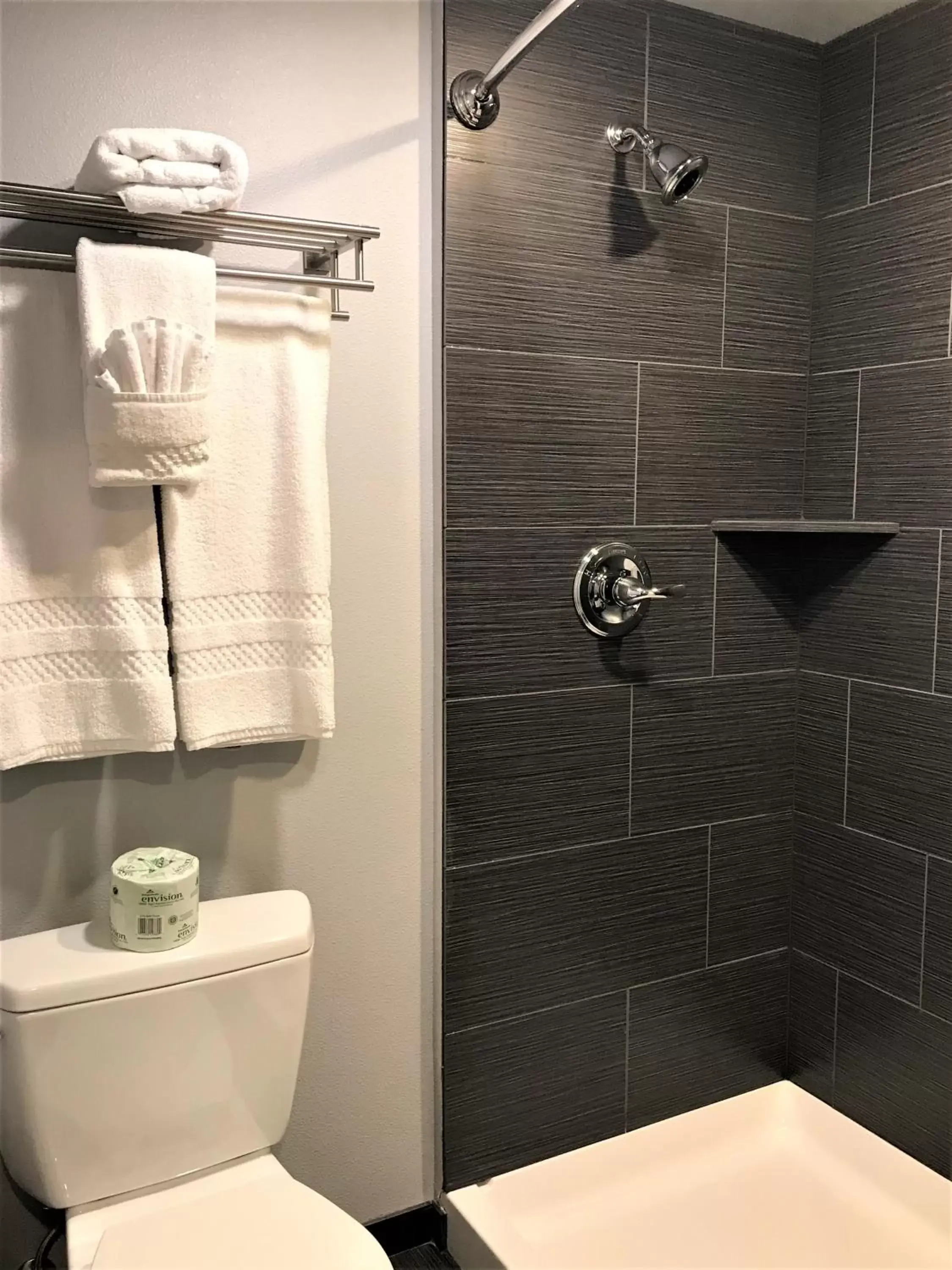 Shower, Bathroom in Starfish Manor Oceanfront Hotel