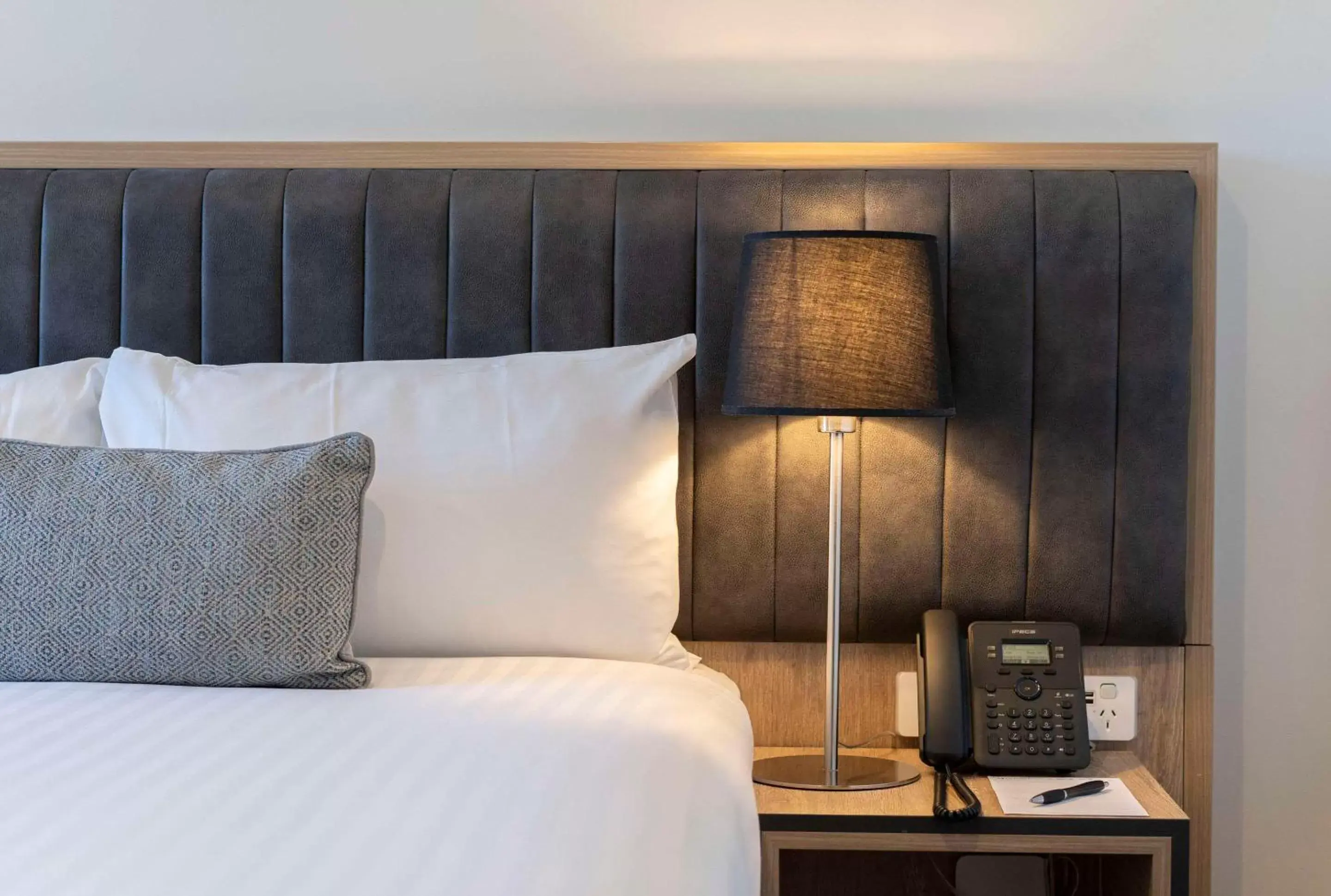 Bedroom, Bed in Ingot Hotel Perth, Ascend Hotel Collection