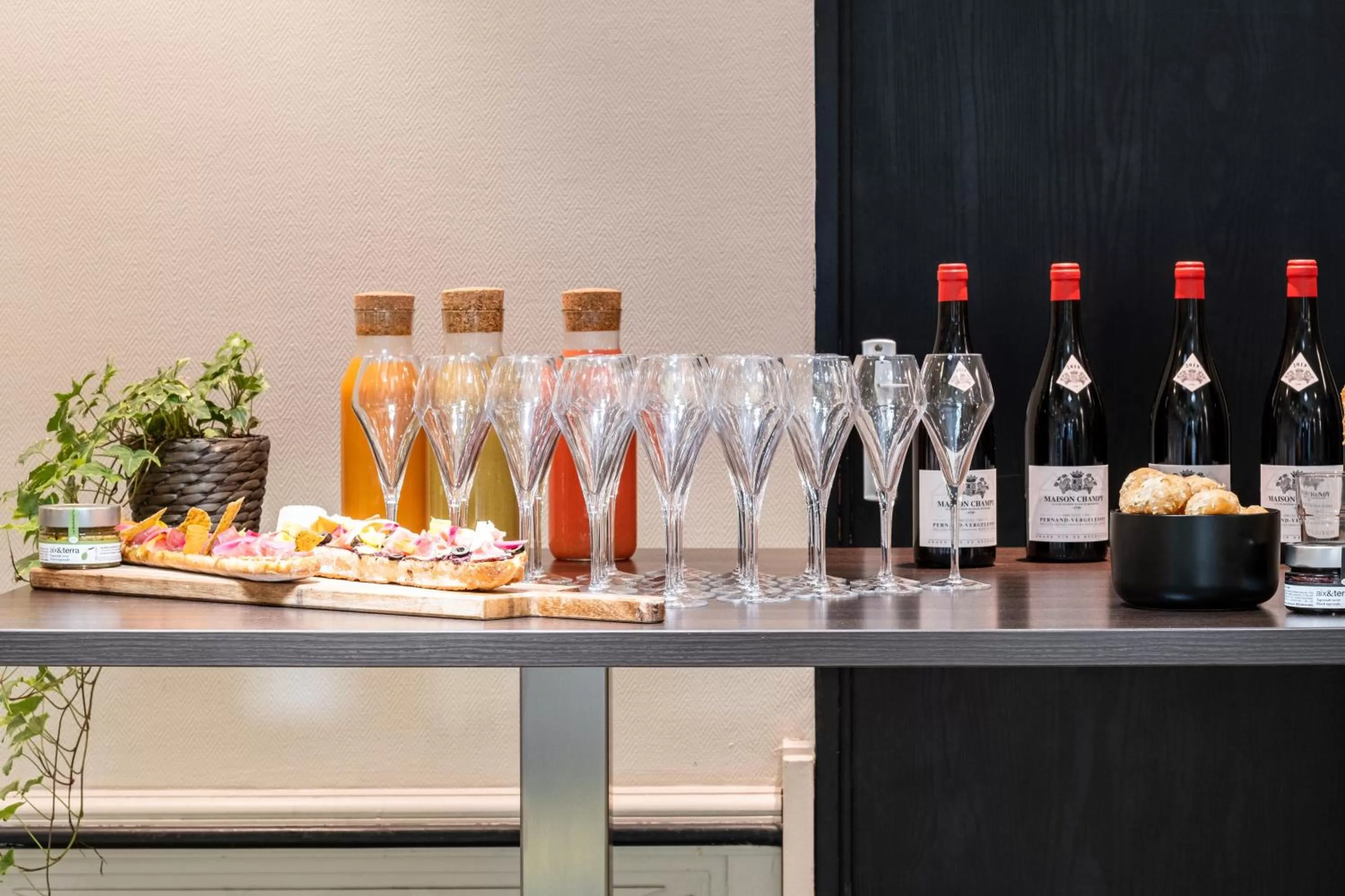 Food and drinks in Mercure Grenoble Meylan