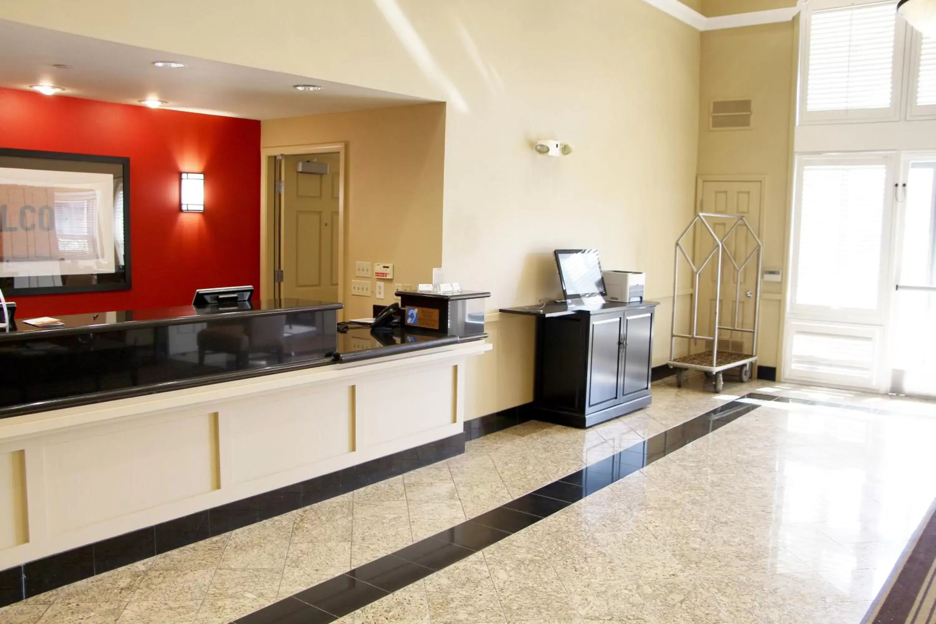 Lobby or reception in Extended Stay America Suites - Portland - Hillsboro