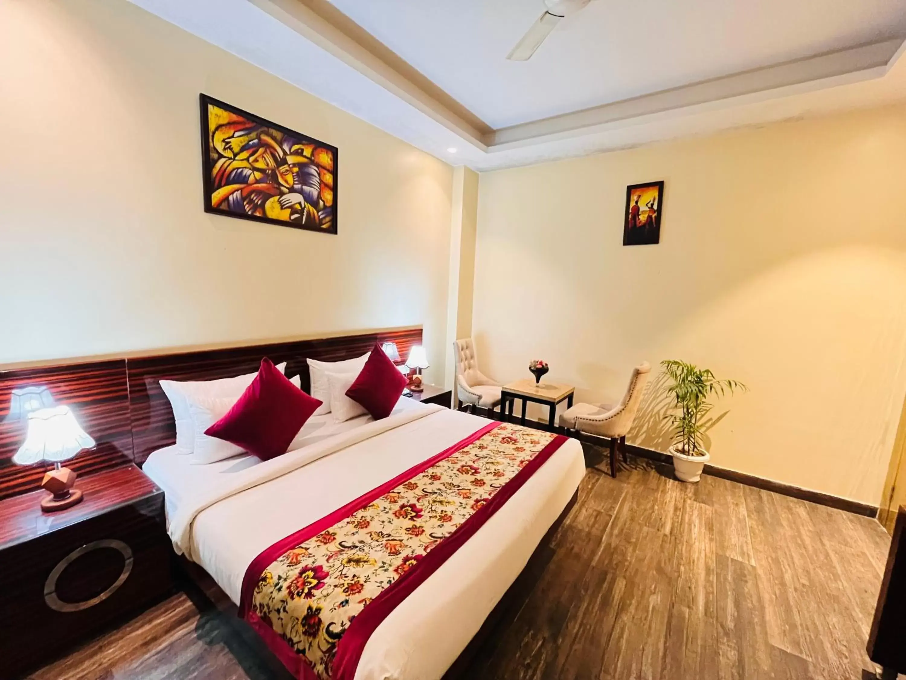 Bed in Hotel Banz - Near Delhi International Airport